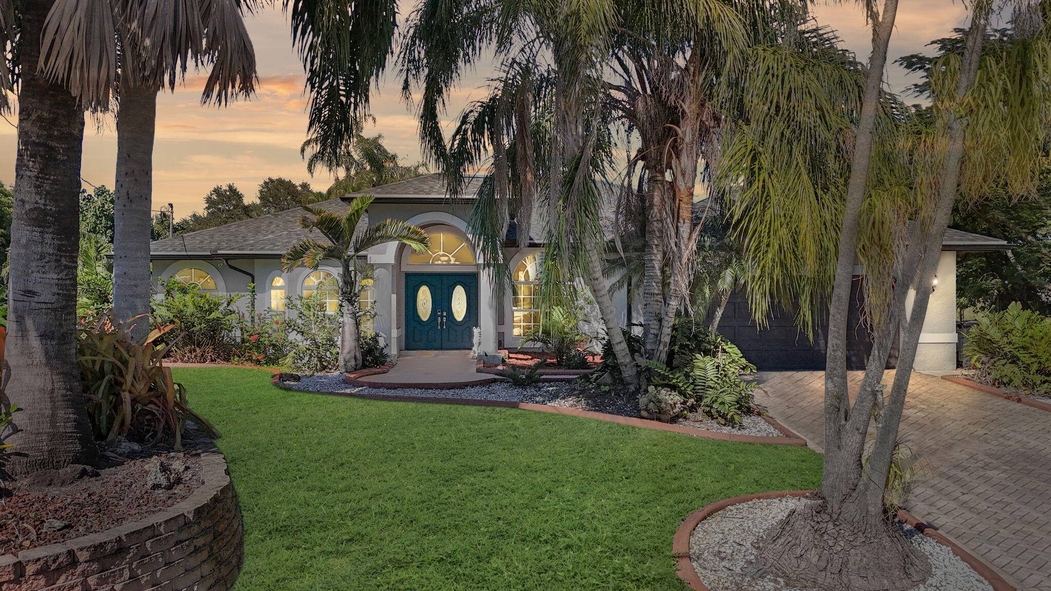 Port Saint Lucie, FL 34953,140 SW Mark CT