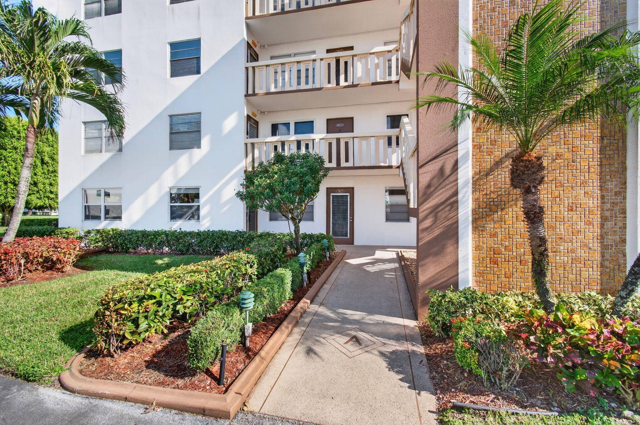 Boca Raton, FL 33434,1018 Guildford A