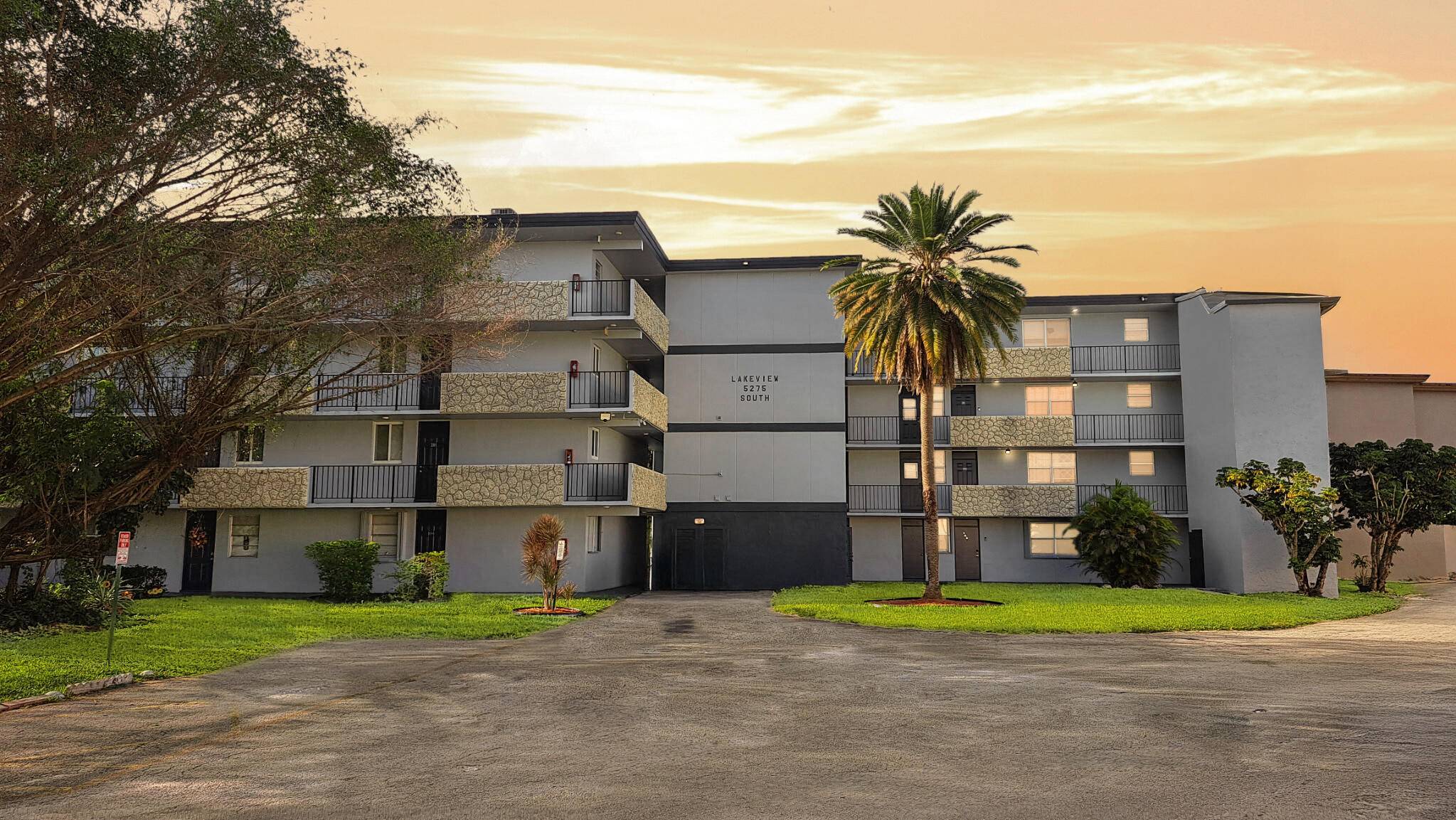 Plantation, FL 33313,5275 NW 10th CT 405