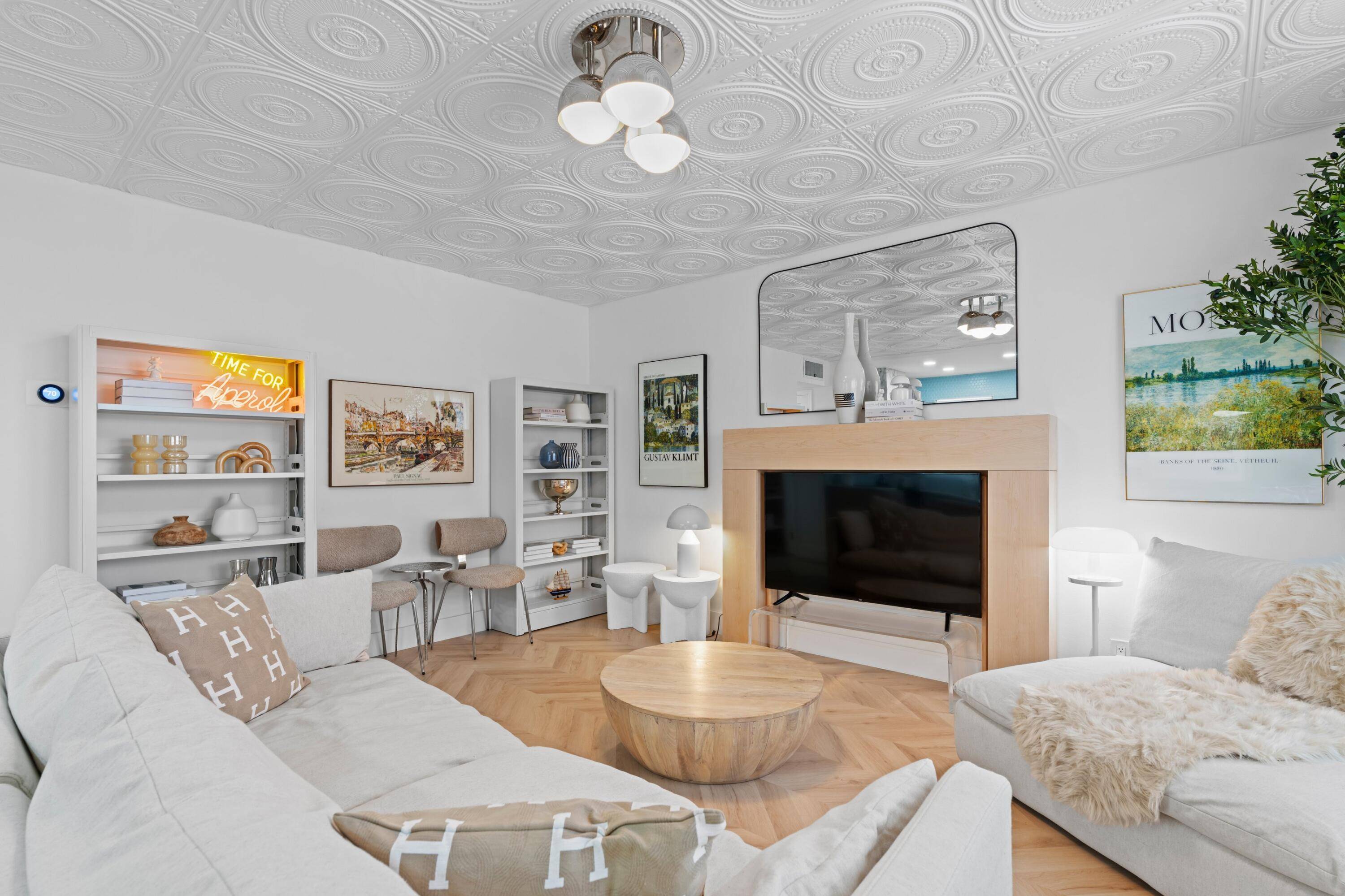 Boca Raton, FL 33487,660 Glouchester ST 100