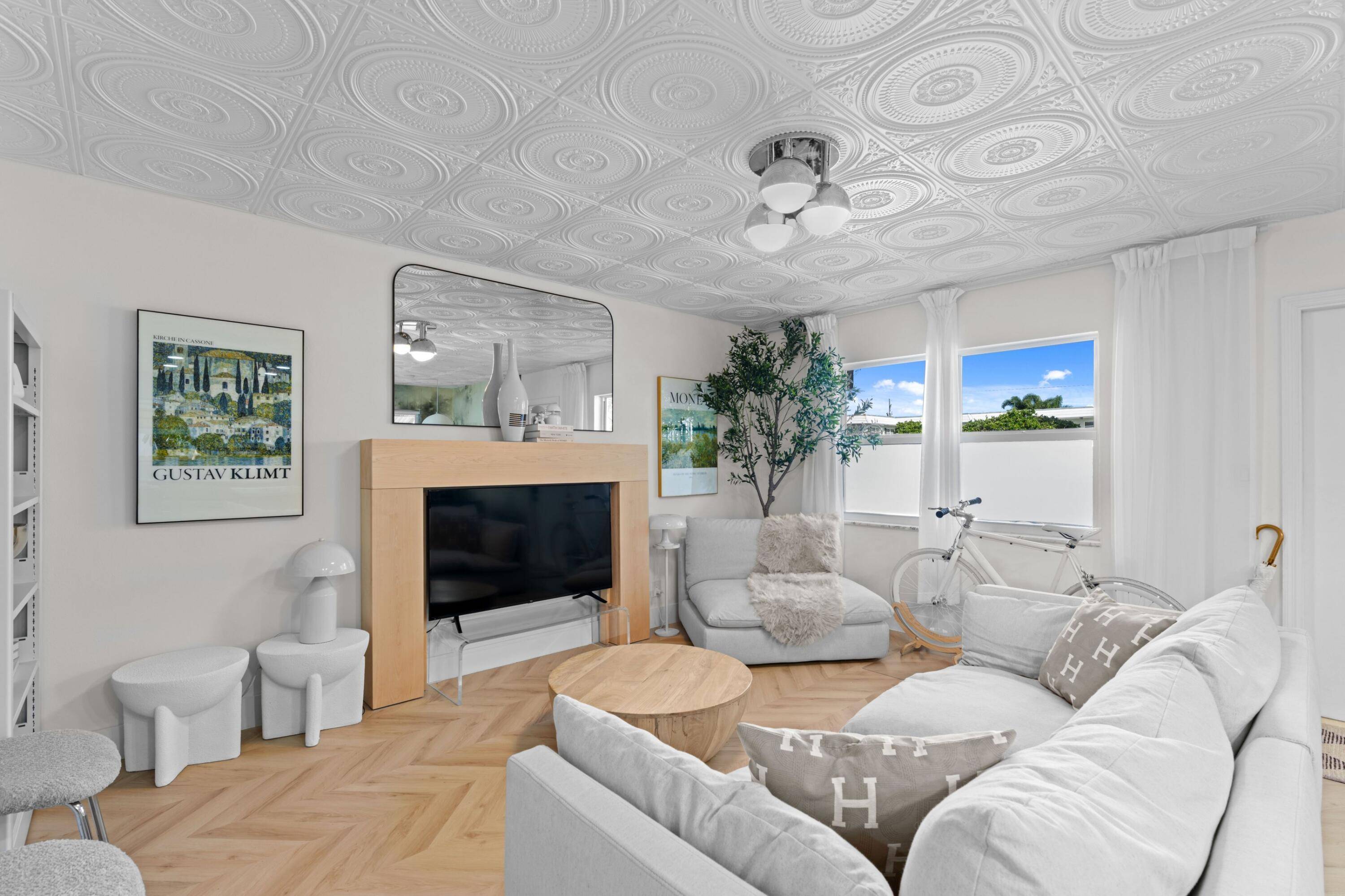 Boca Raton, FL 33487,660 Glouchester ST 100