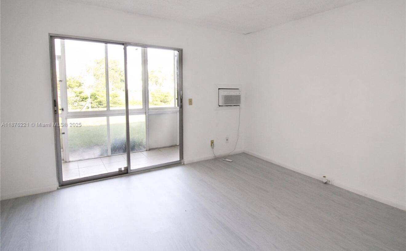 Deerfield Beach, FL 33442,319 Newport V 319