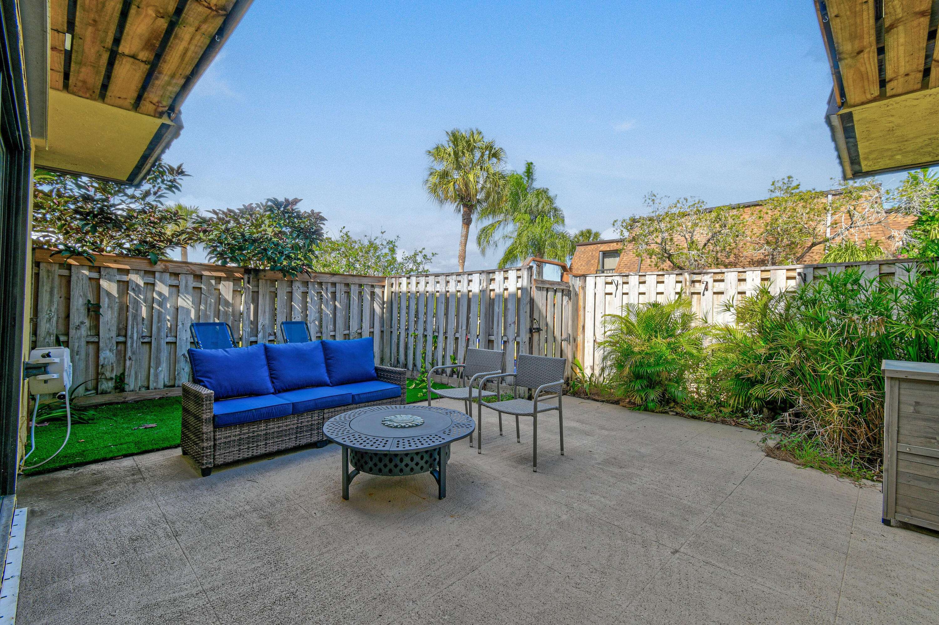 Jupiter, FL 33458,110 N Delaware BLVD 9b