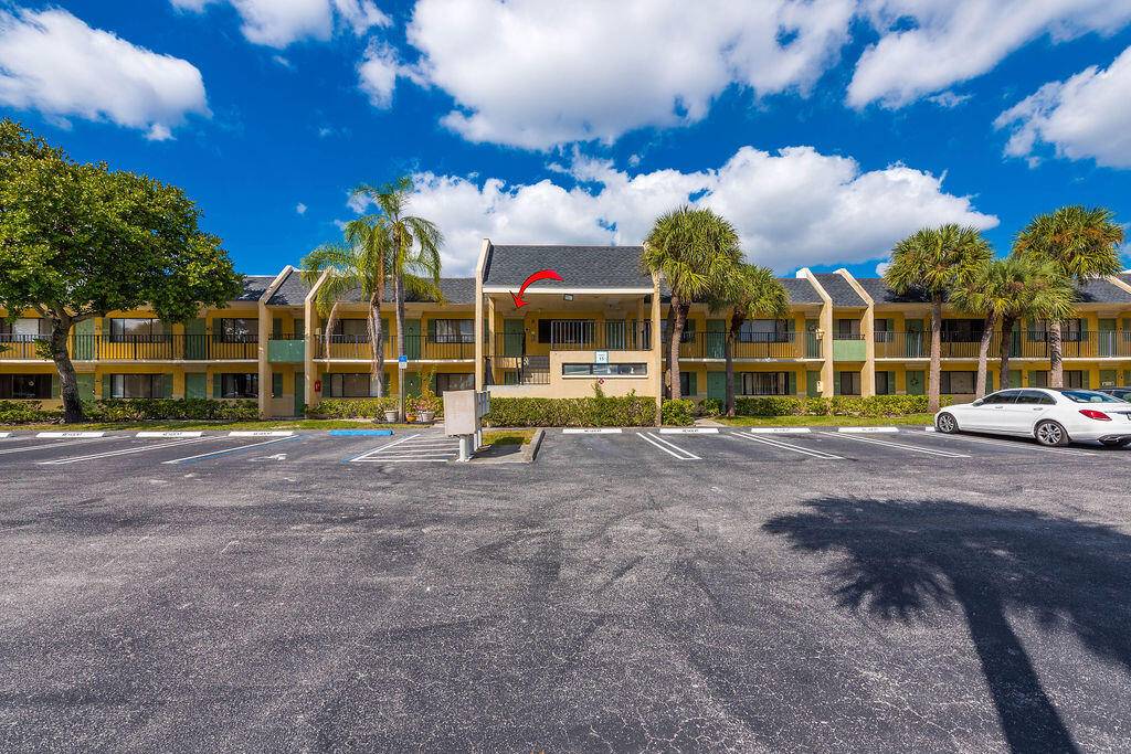 Boynton Beach, FL 33436,1529 W Meadows CIR