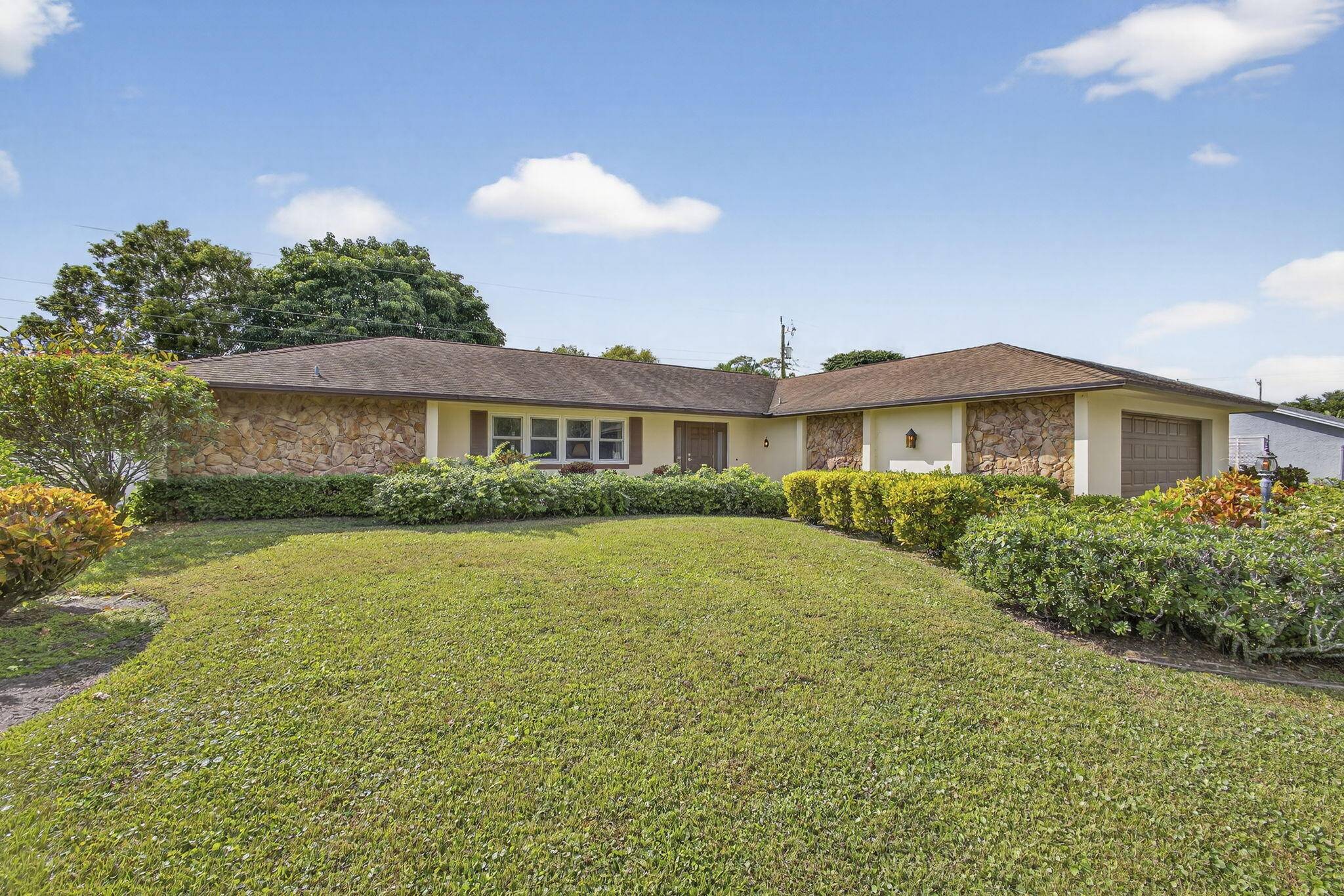 Lake Worth, FL 33467,19 E Arch DR