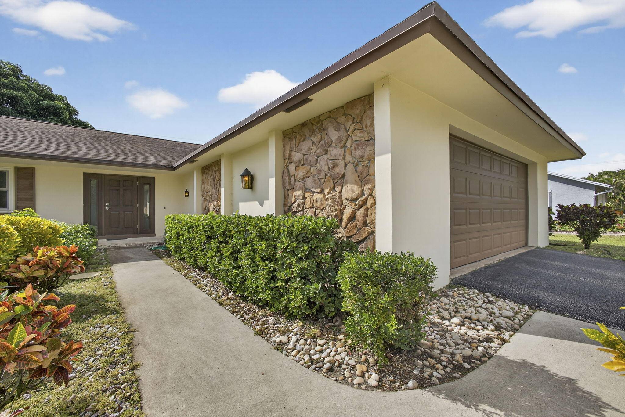 Lake Worth, FL 33467,19 E Arch DR