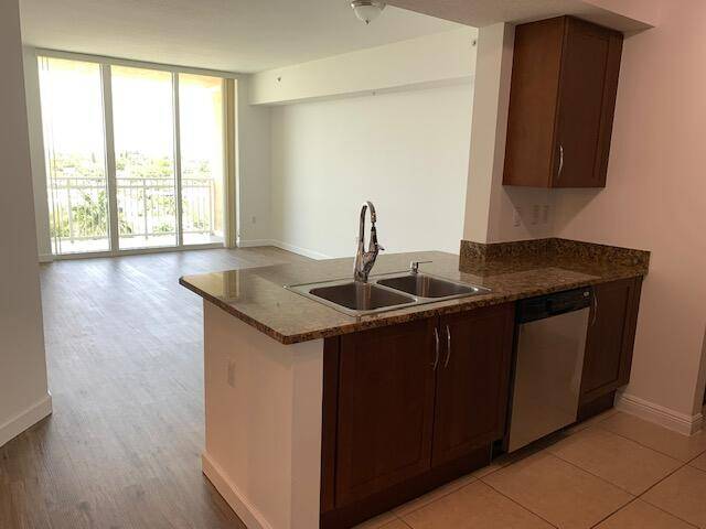 Boynton Beach, FL 33435,450 N Federal HWY 703