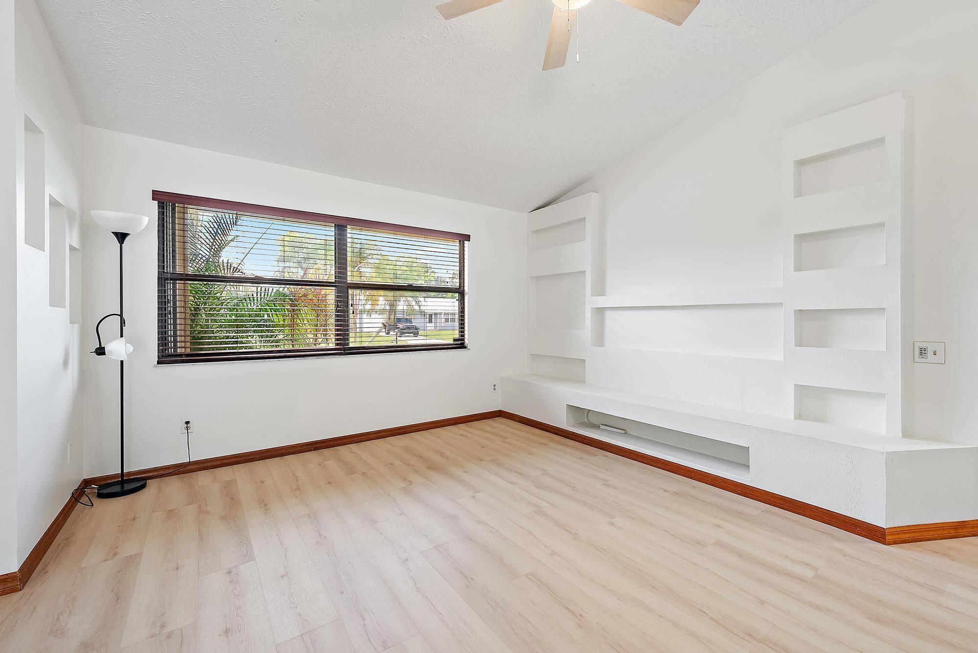 Port Saint Lucie, FL 34983,489 SE Evergreene TER