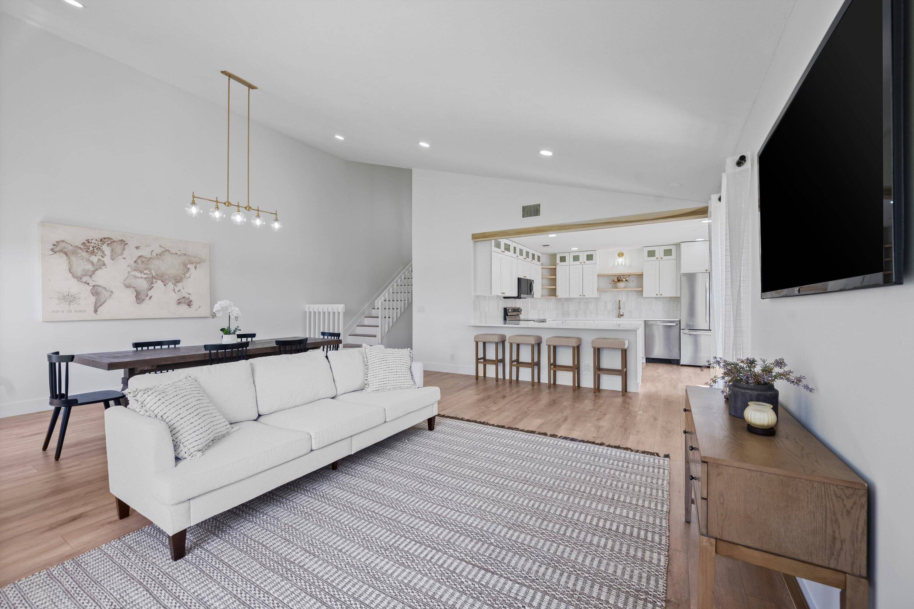 West Palm Beach, FL 33417,4451 Willow Pond RD B