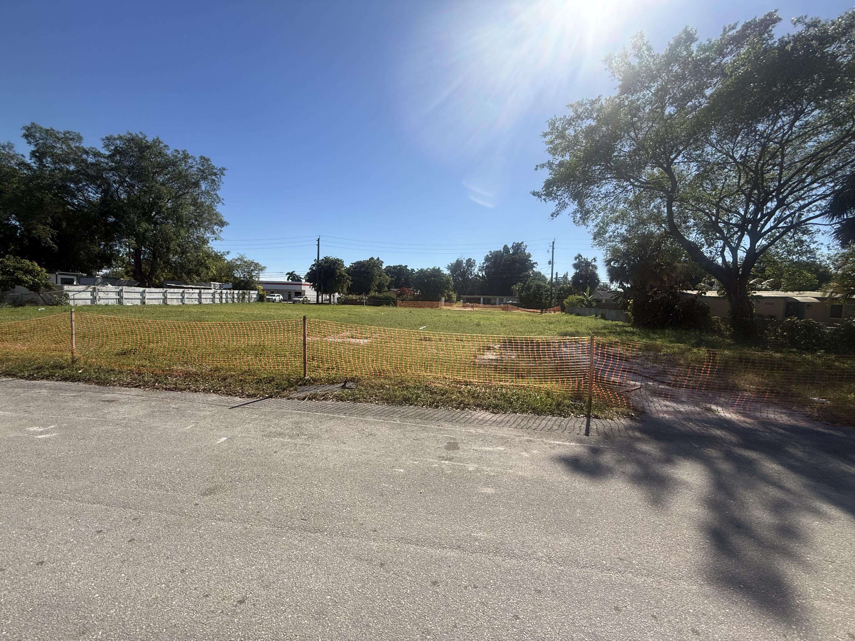 West Palm Beach, FL 33411,4578 Iris ST