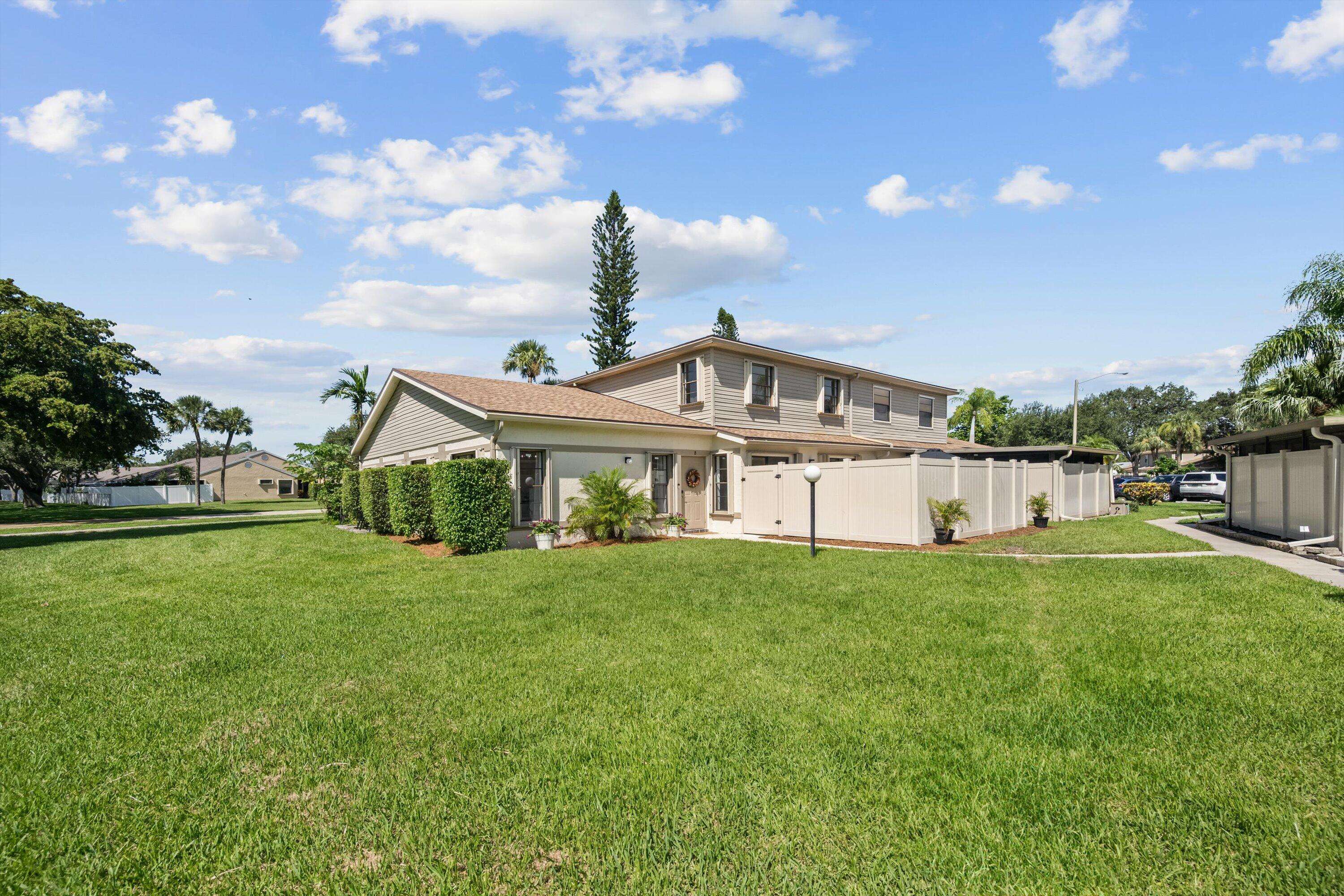 West Palm Beach, FL 33417,4451 Willow Pond RD B