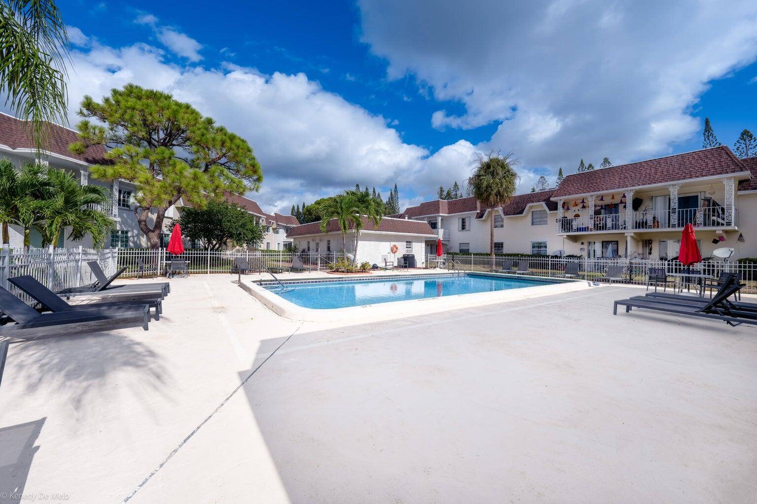 Deerfield Beach, FL 33441,708 SE 2nd AVE 421