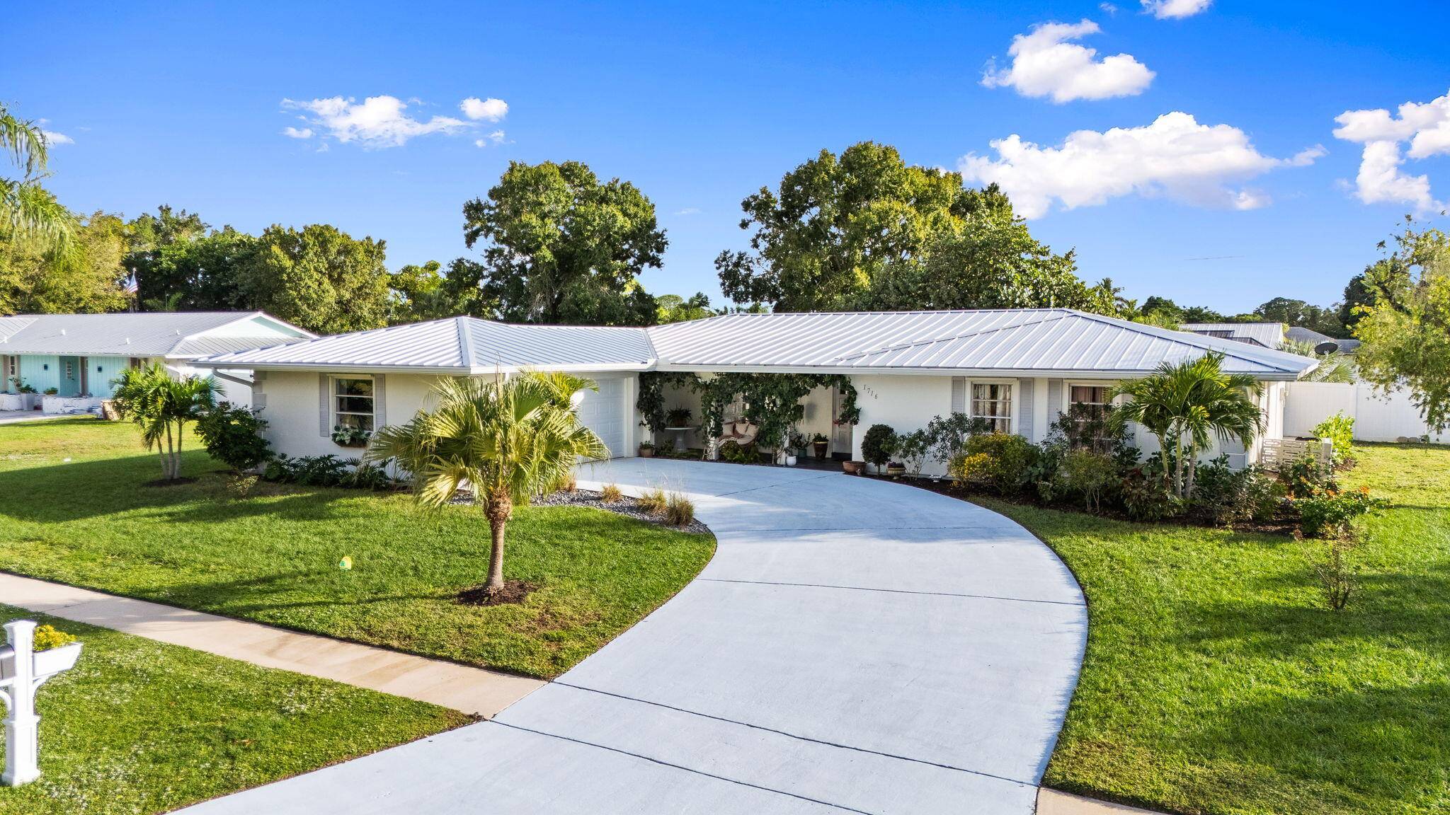 Port Saint Lucie, FL 34952,1716 SE Adair RD