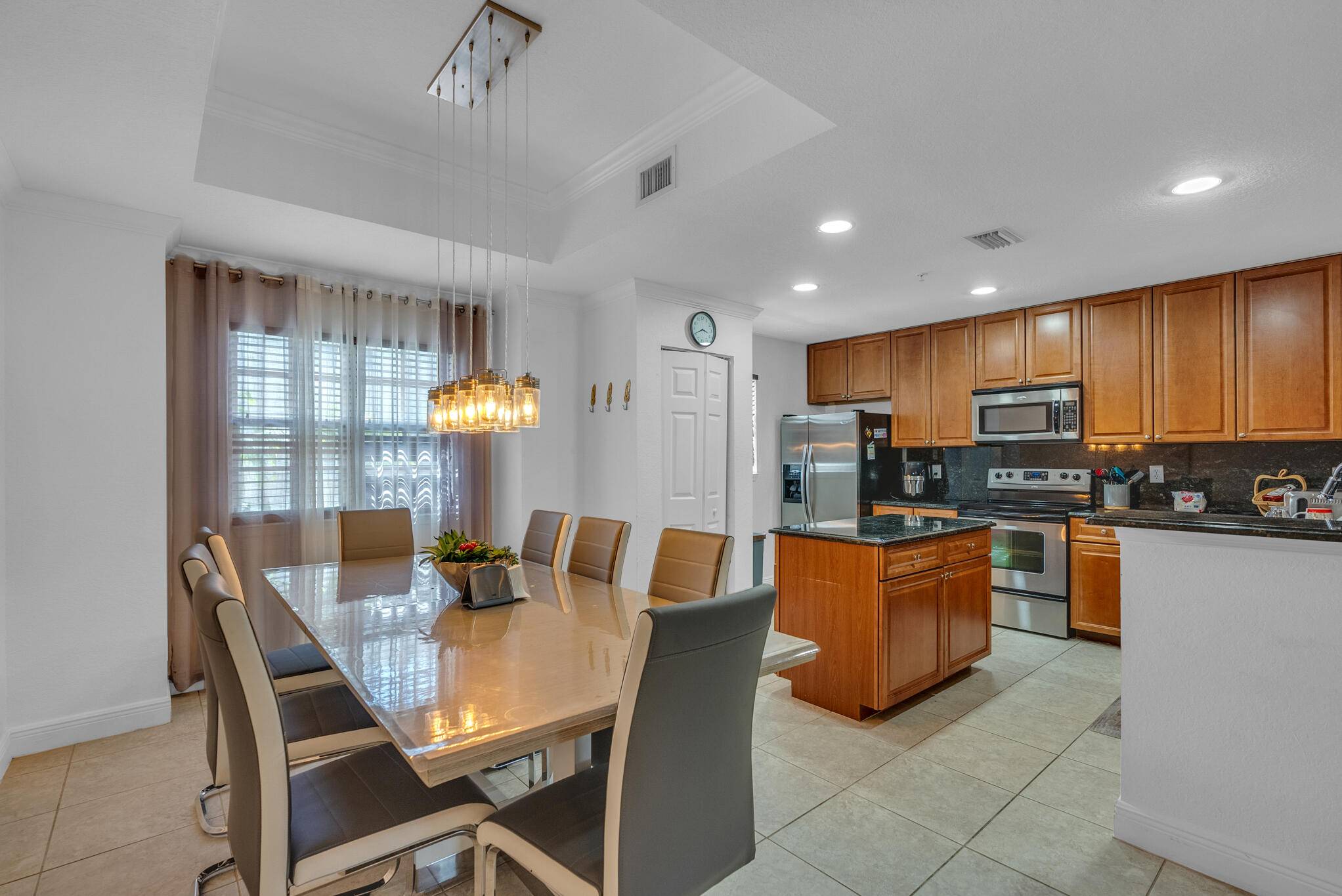 Pompano Beach, FL 33060,621 SW 2nd DR 621