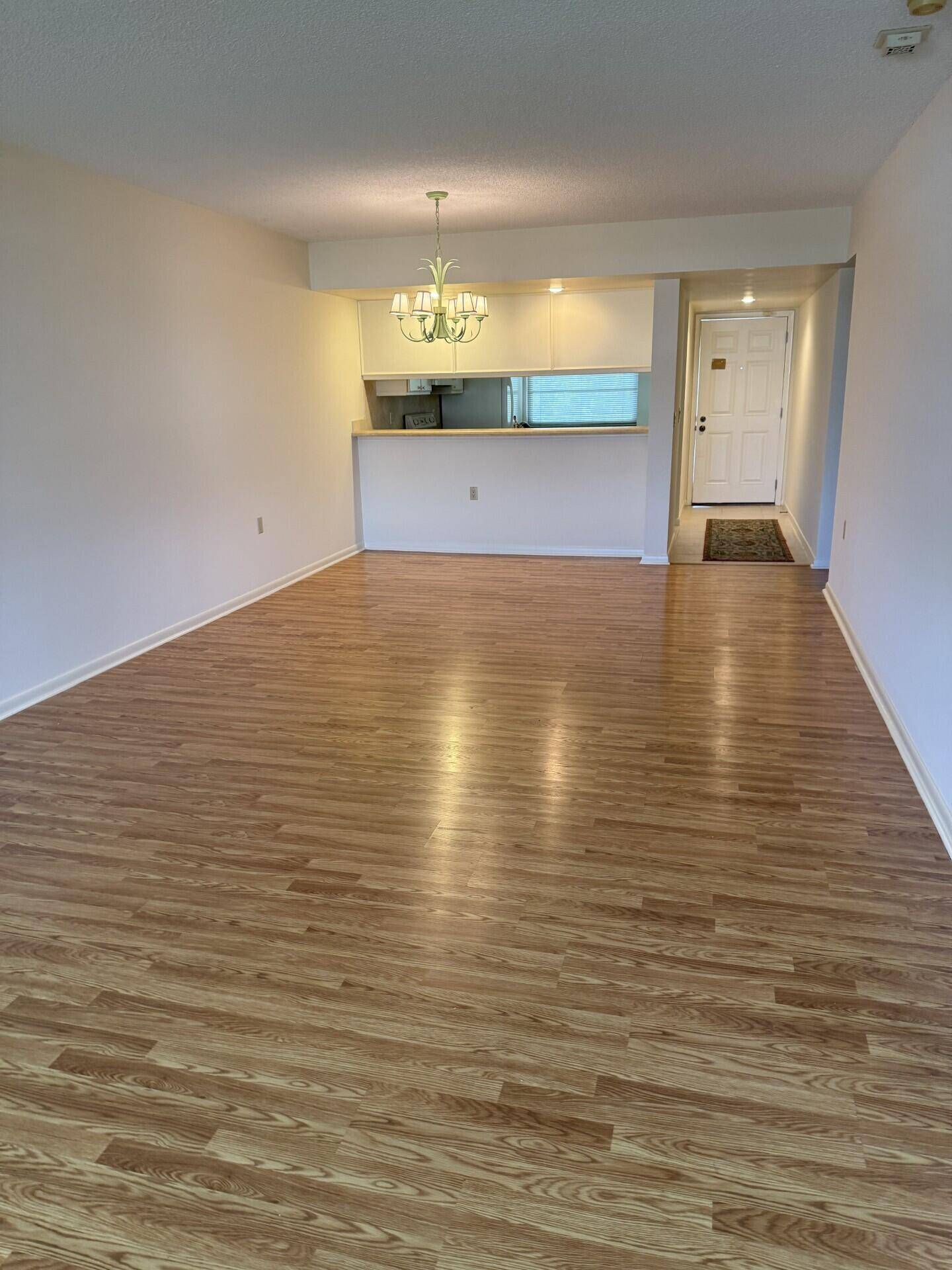 West Palm Beach, FL 33401,3710 Whitehall DR 401