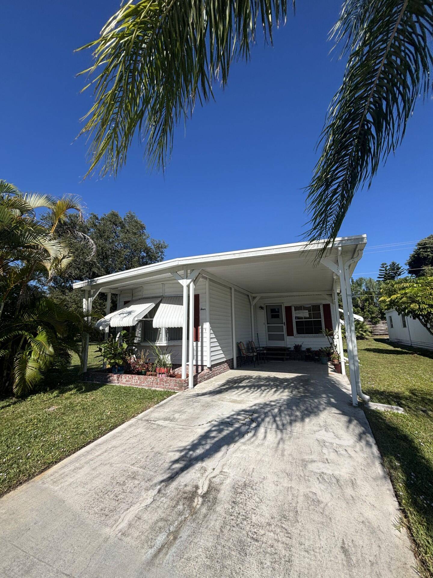 Port Saint Lucie, FL 34952,4 Cozumel Lane LN