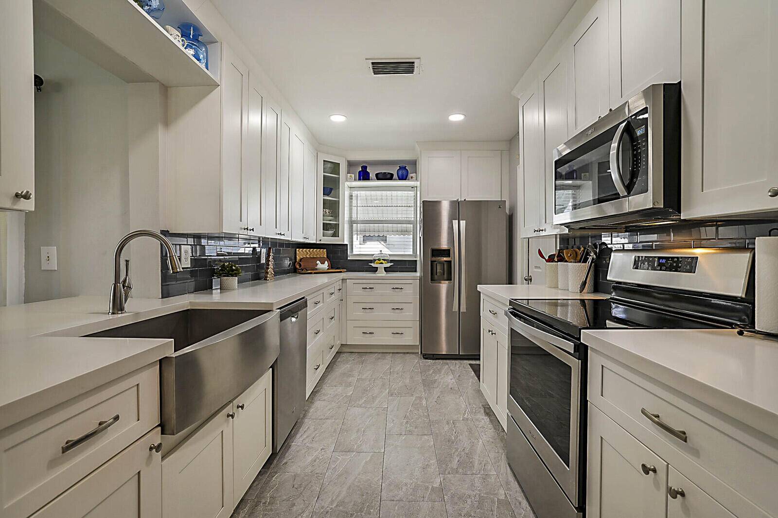 Boynton Beach, FL 33426,812 SW 5th AVE