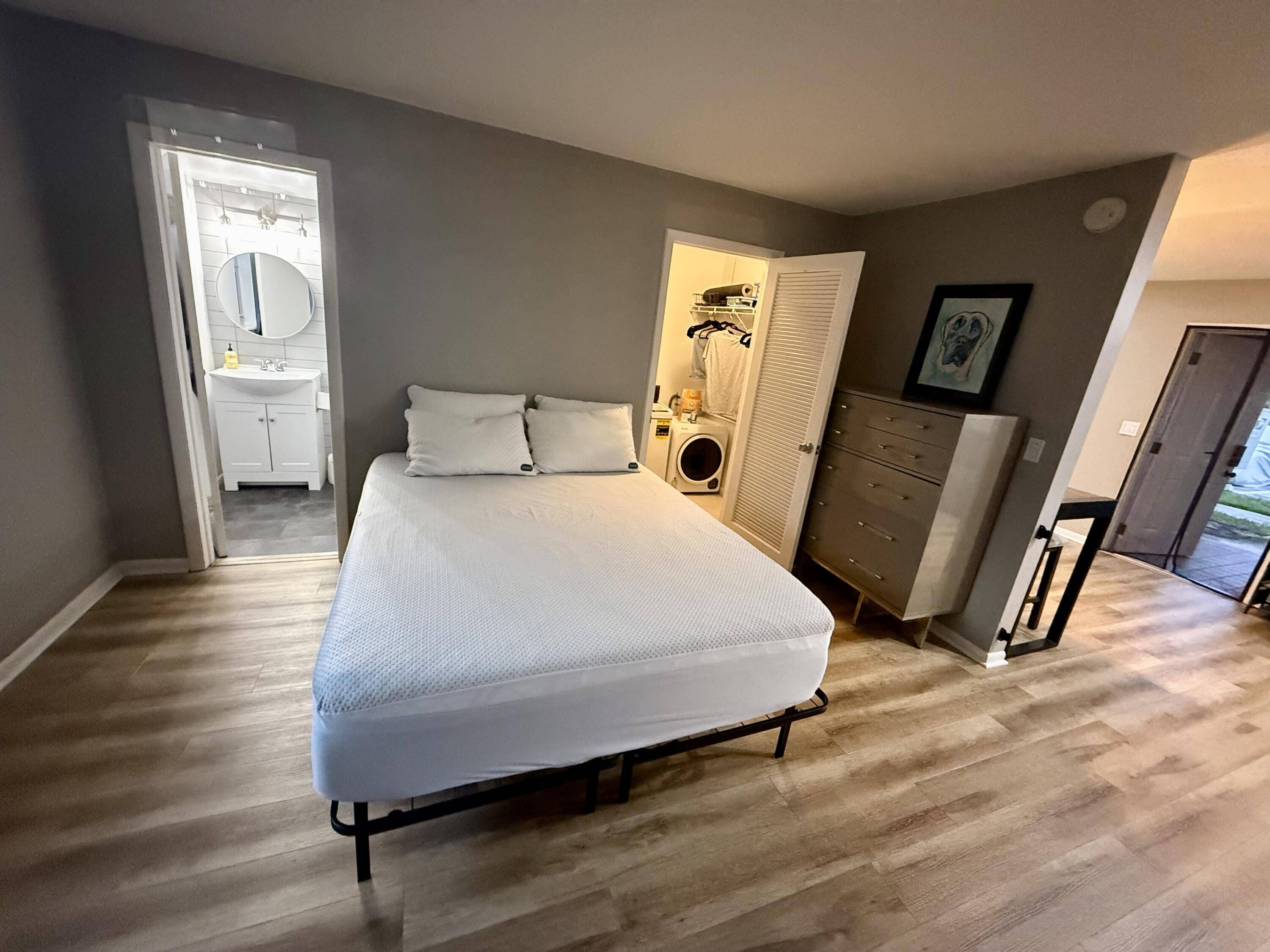 Lantana, FL 33462,1204 S E Lake DR 3