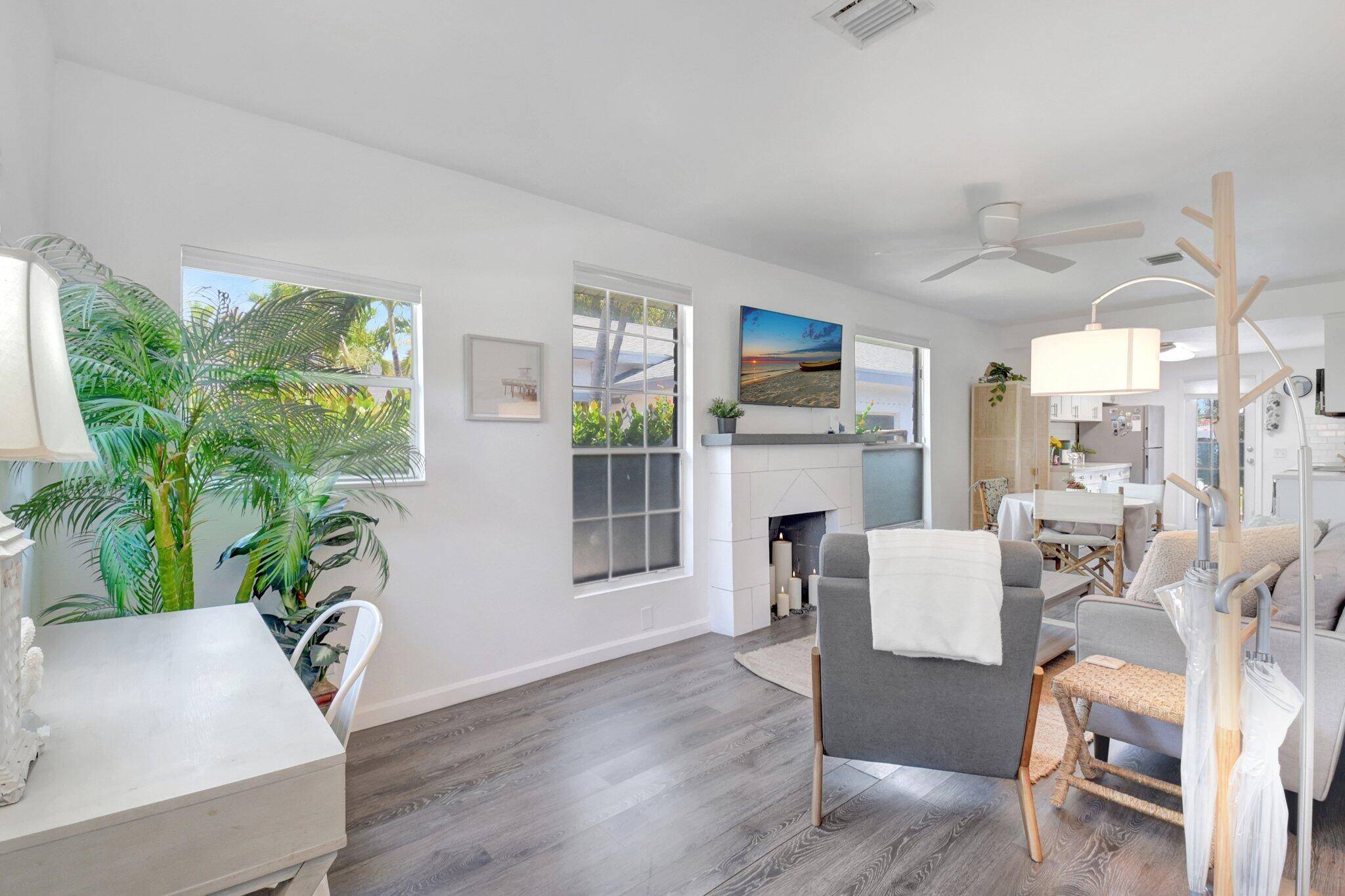 Lake Worth Beach, FL 33460,422 N H ST