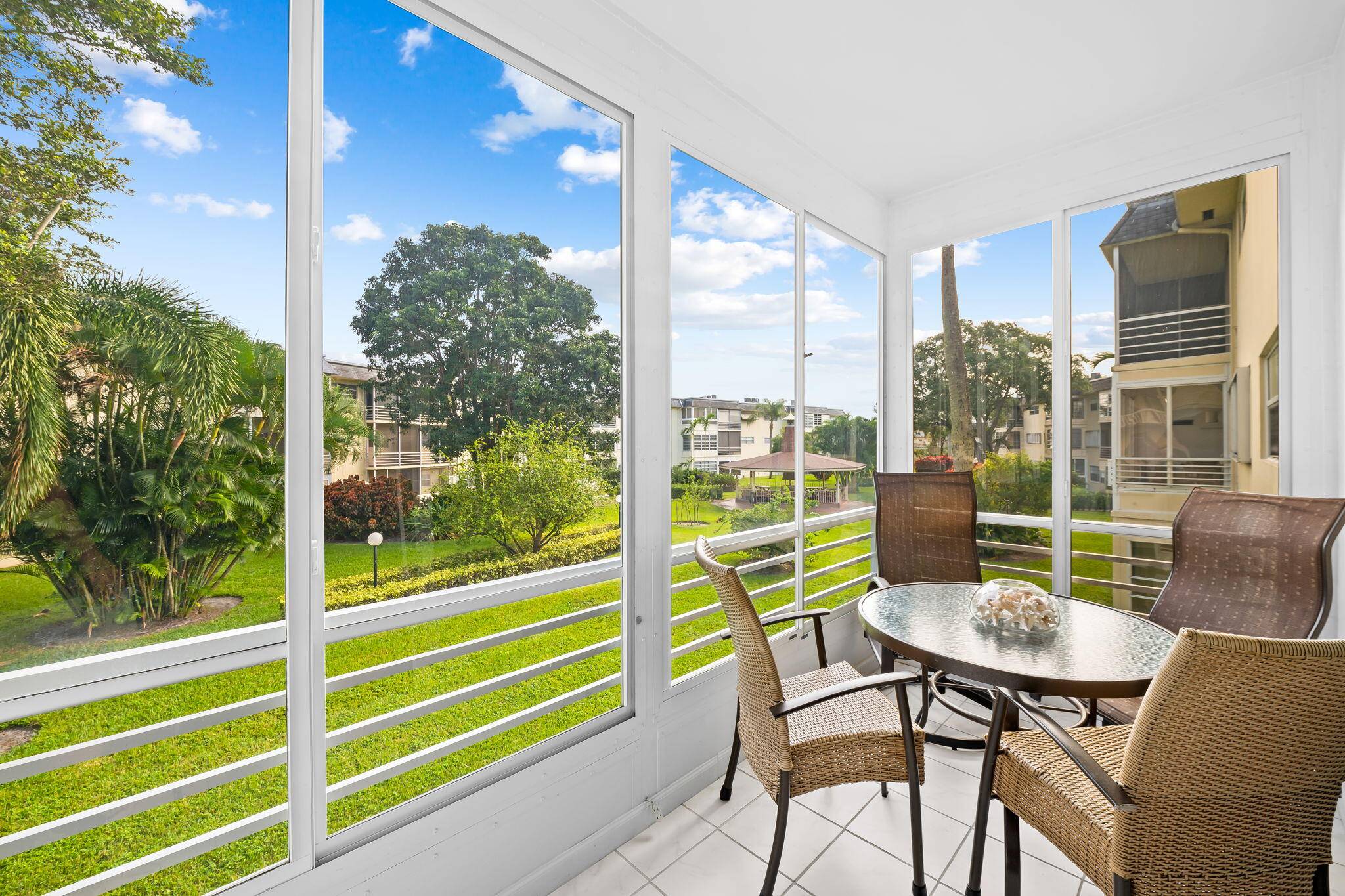 Lauderhill, FL 33313,4331 NW 16th ST 202