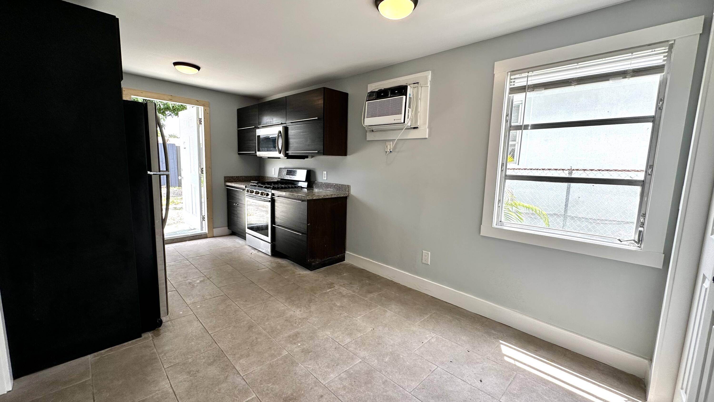 Lake Worth Beach, FL 33460,318 S K ST 5