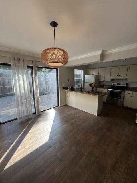 Palm Beach Gardens, FL 33403,912 W Sandtree DR 912