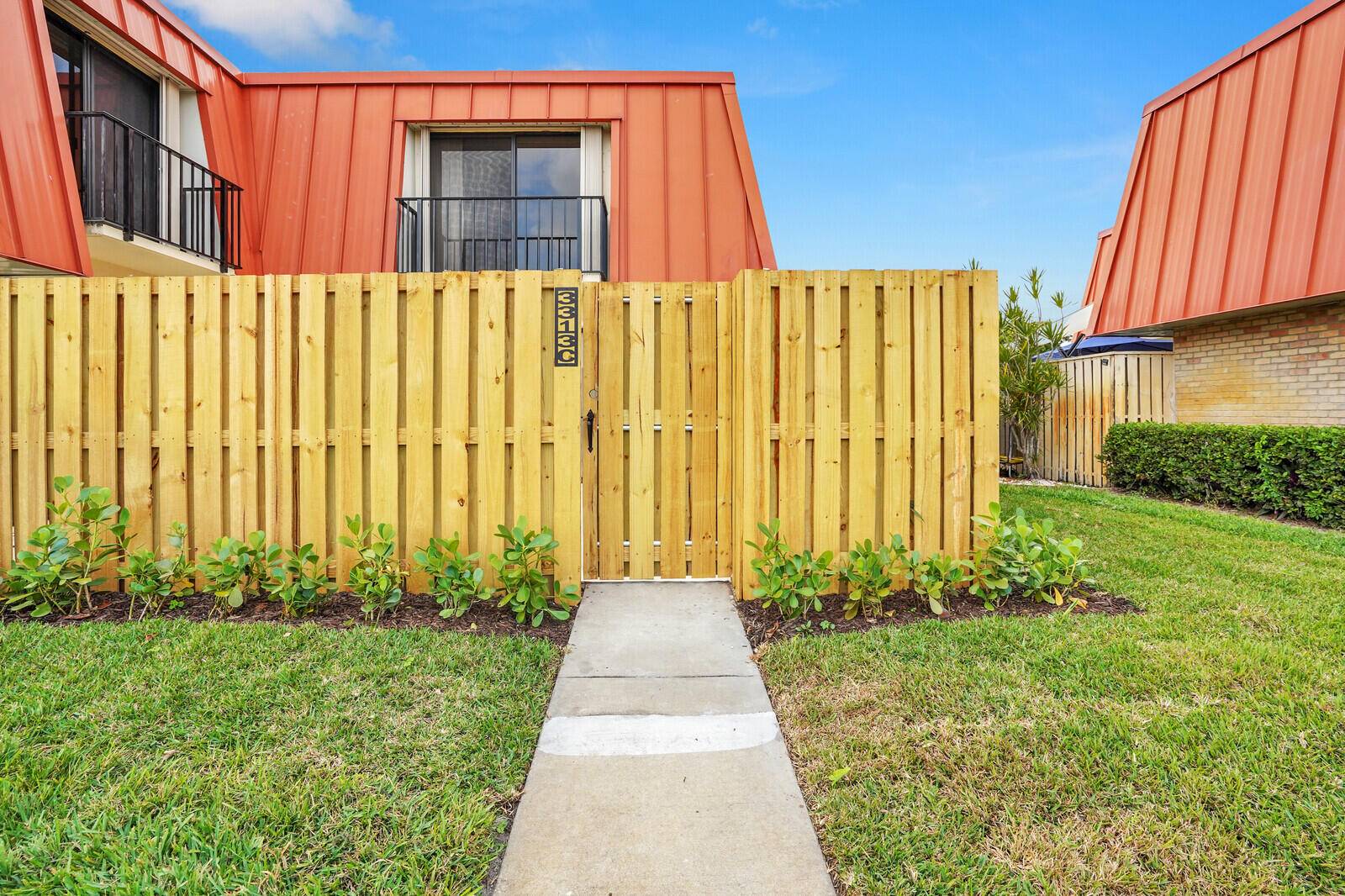 Palm Beach Gardens, FL 33410,3313 N Meridian WAY C