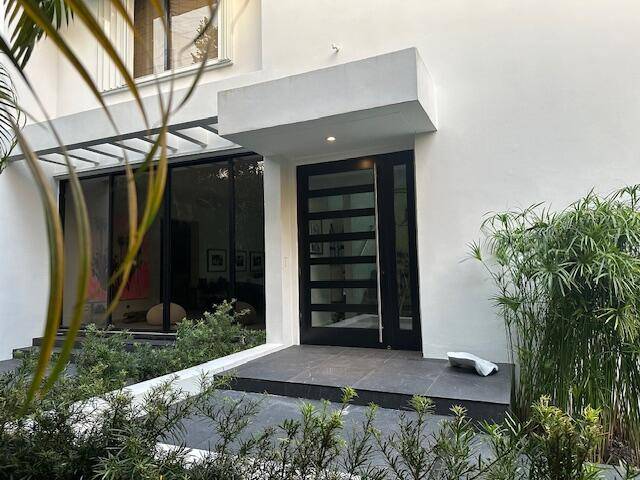 Palm Beach, FL 33480,423 Chilean AVE 423