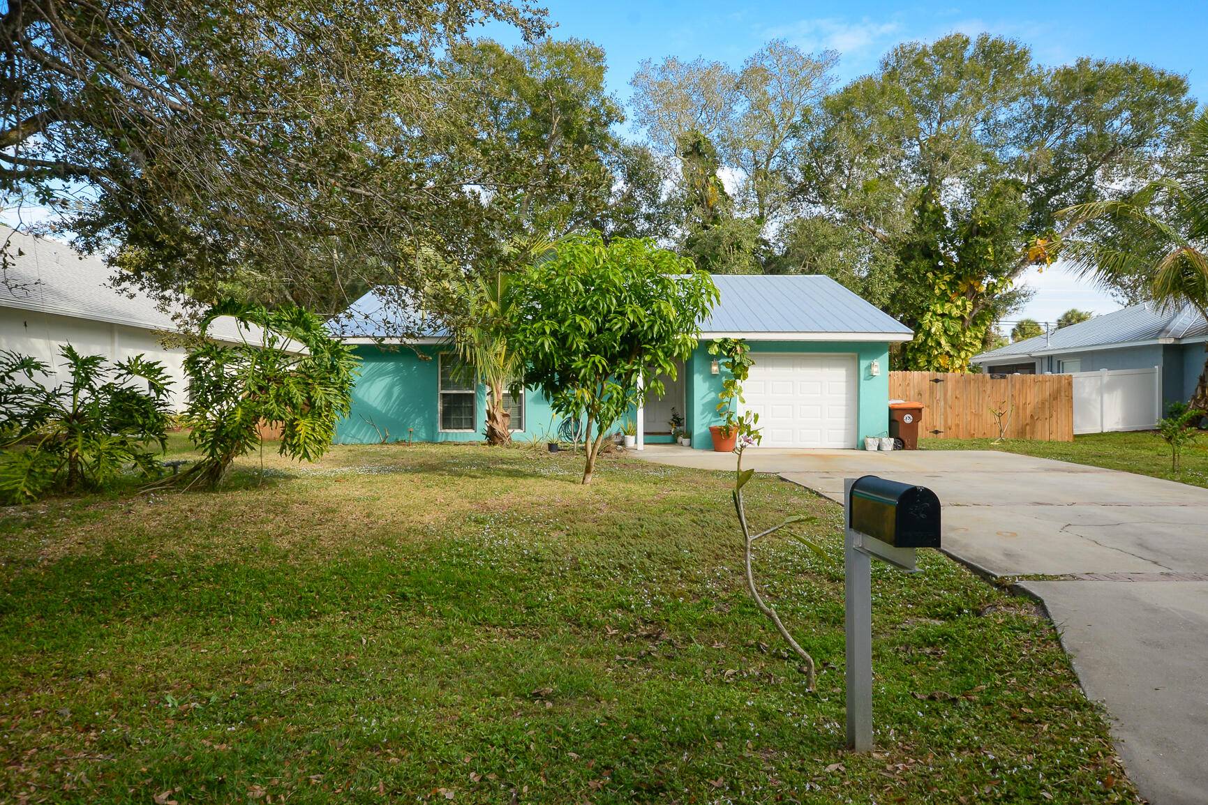 Vero Beach, FL 32968,2386 28th AVE