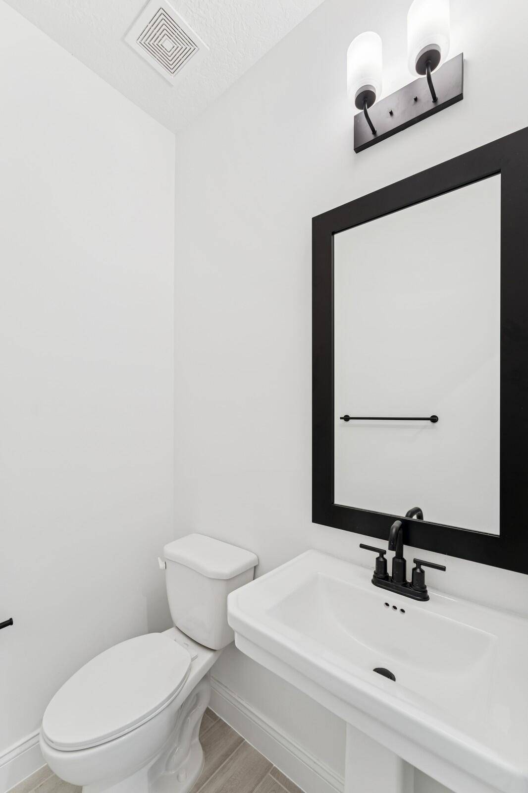 Stuart, FL 34997,174 SE Birch TER 207