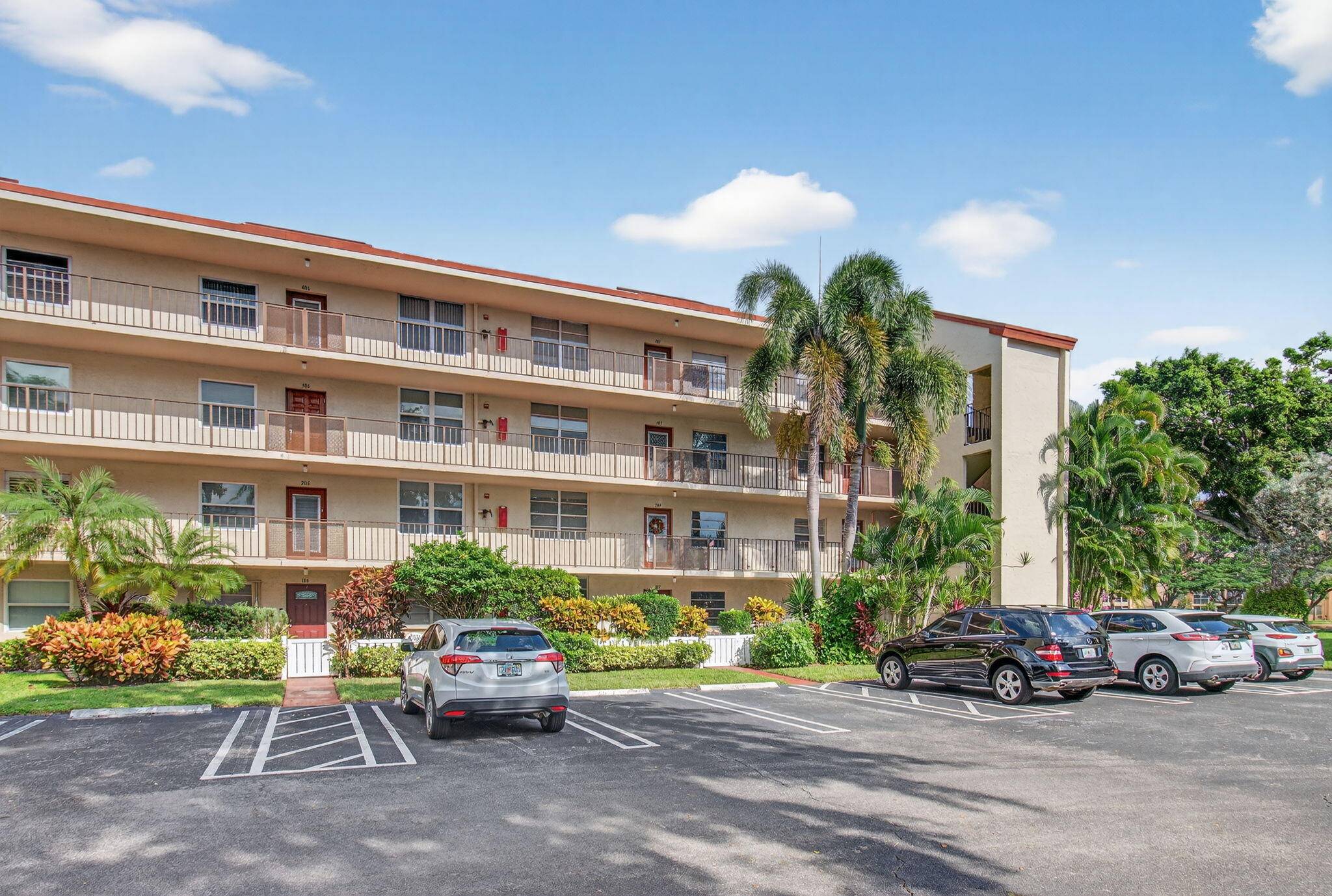 Delray Beach, FL 33446,26 Abbey LN 108