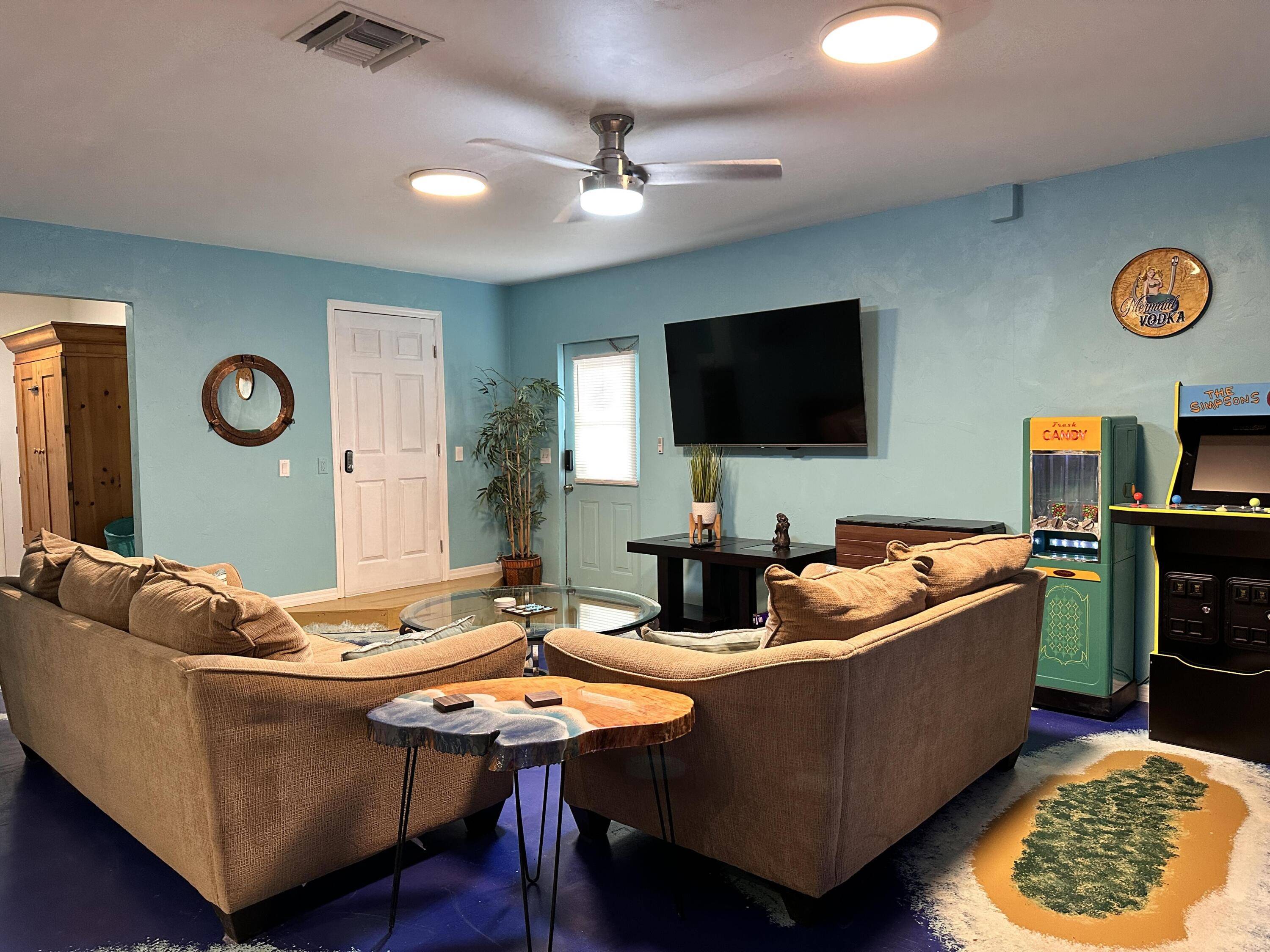 Port Saint Lucie, FL 34983,406 SE Justine TER