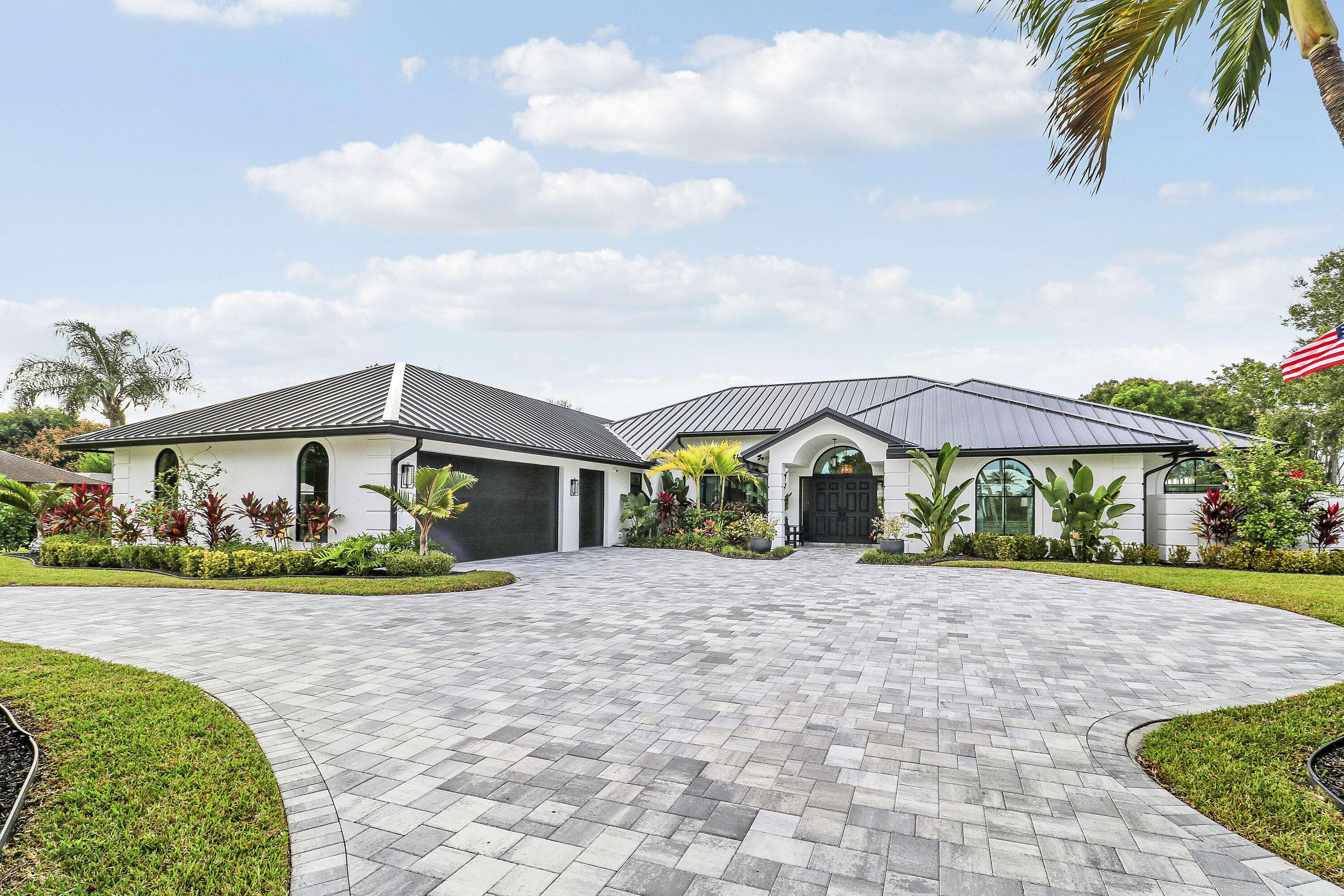 Tequesta, FL 33469,109 SE Turtle Creek DR