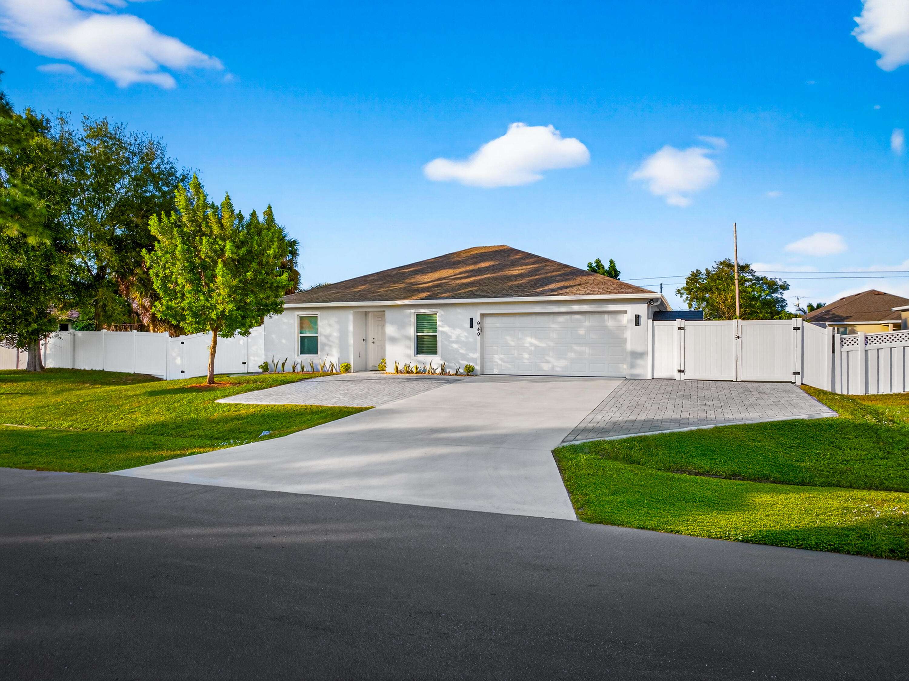 Port Saint Lucie, FL 34953,949 SW Fisherman AVE