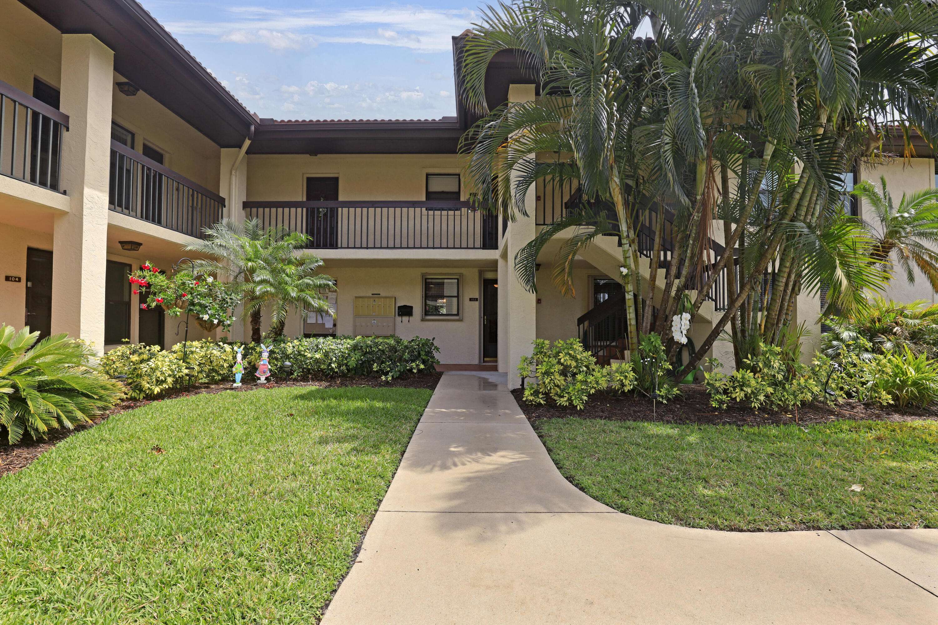 Stuart, FL 34997,771 SW South River DR 102