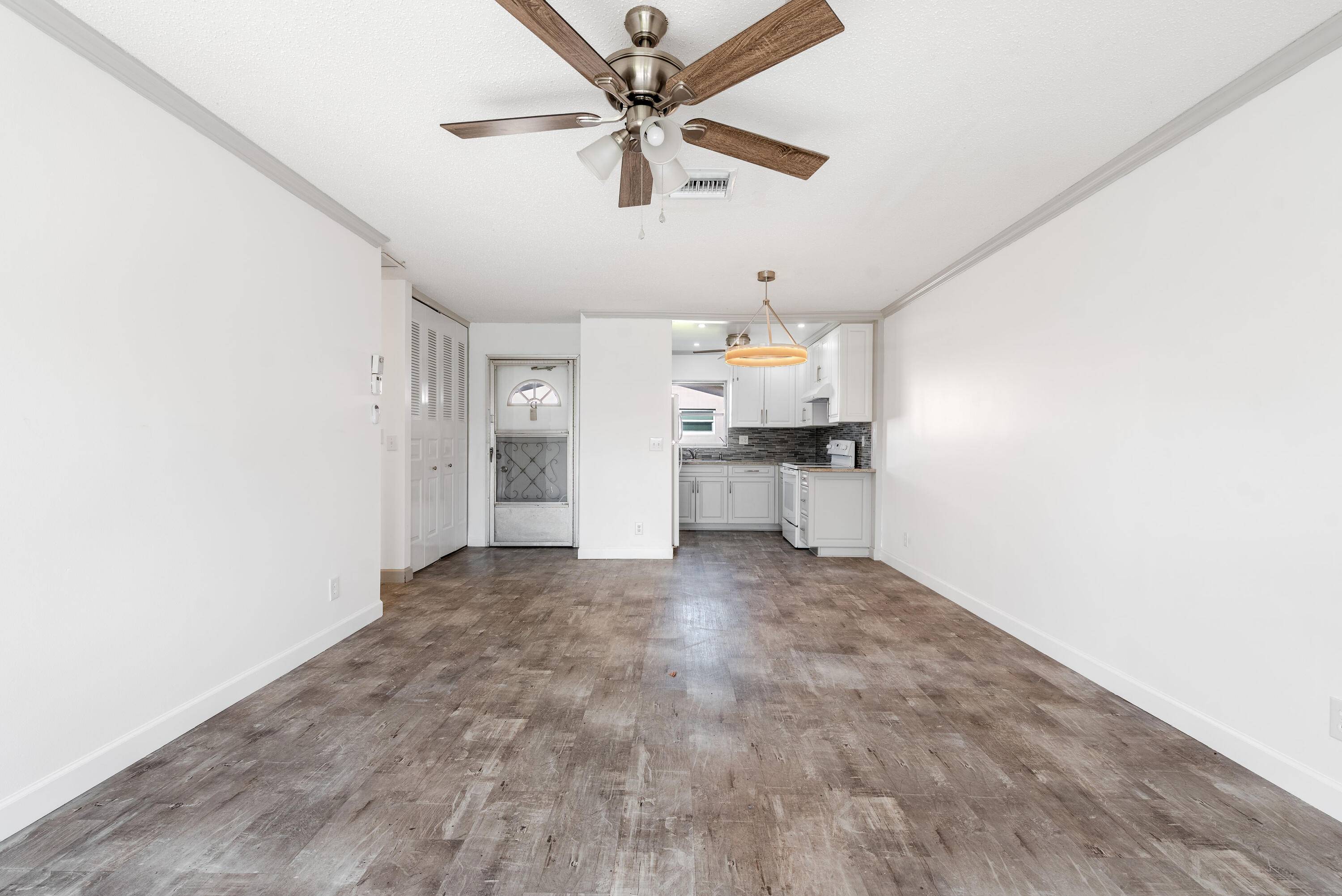 West Palm Beach, FL 33415,2739 W Dudley DR D