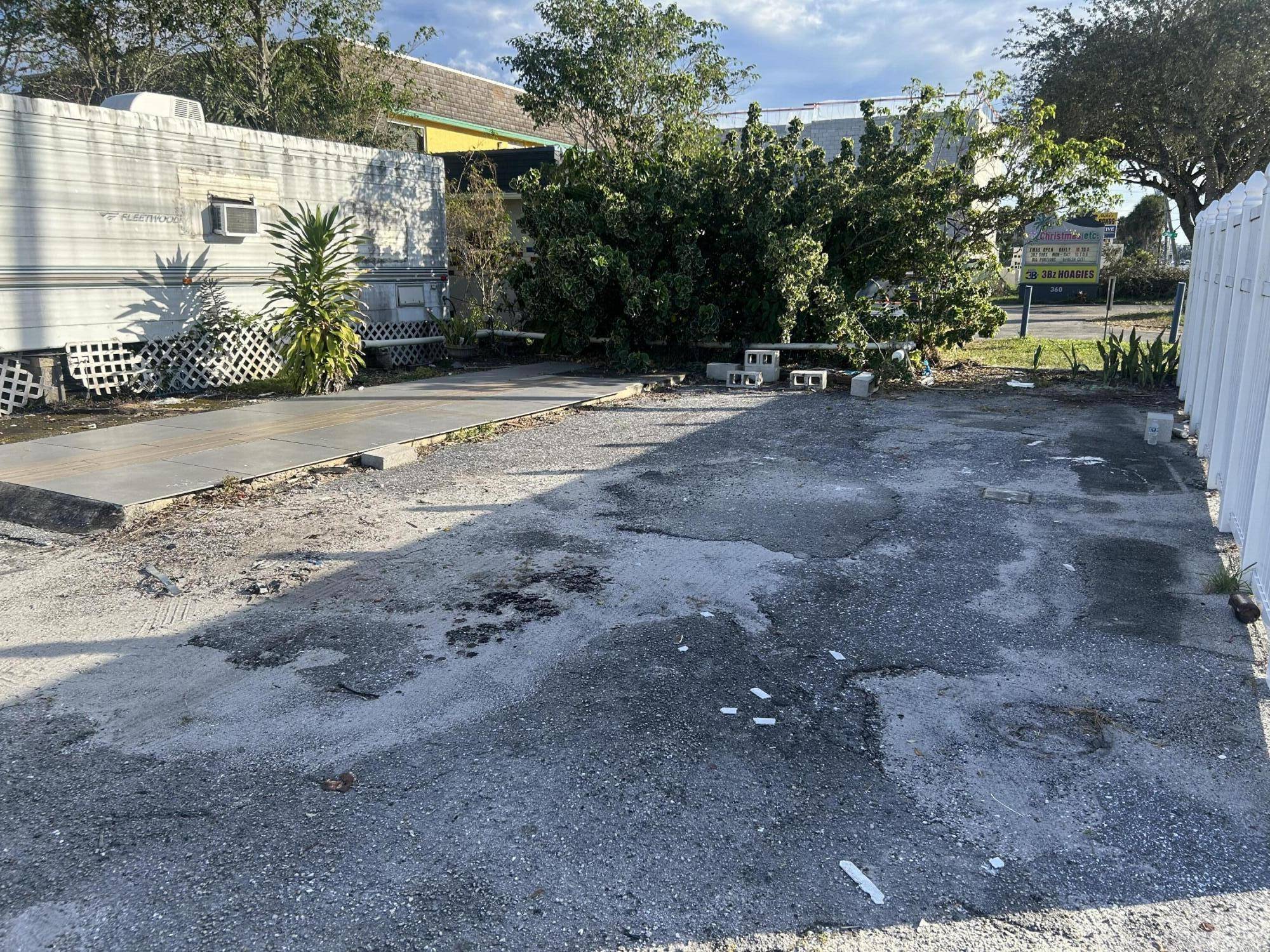 West Palm Beach, FL 33406,356 S Congress AVE 1