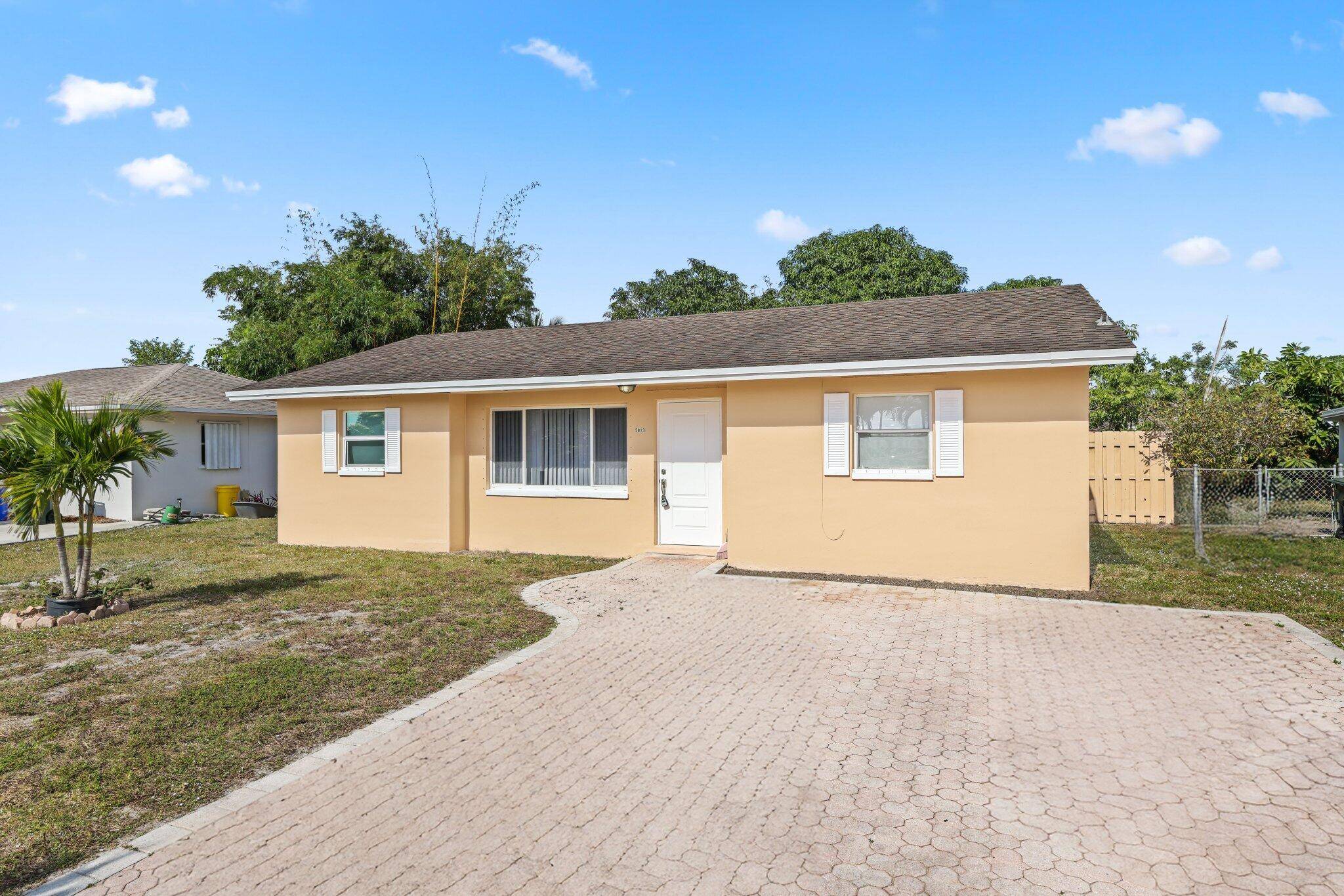 Greenacres, FL 33463,5613 S 36th ST