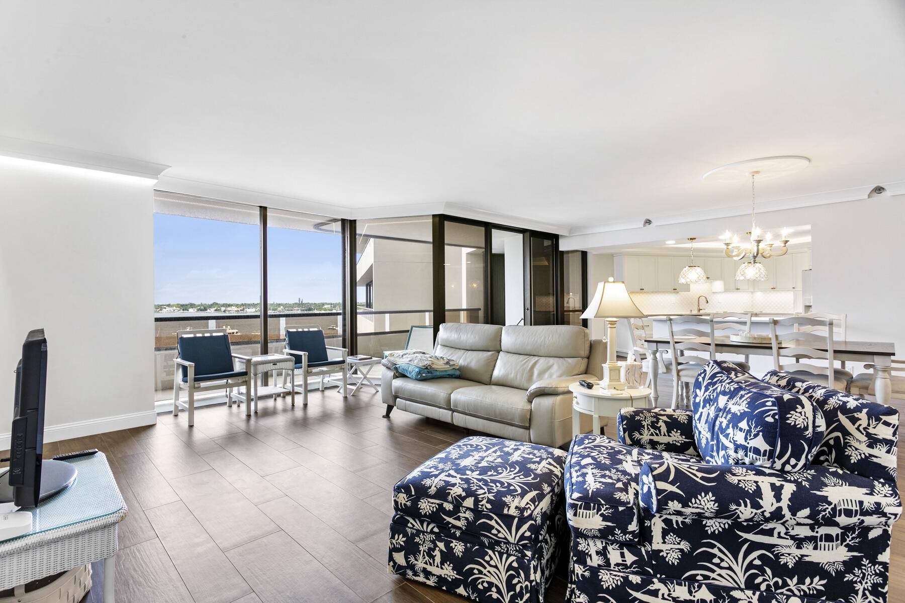 North Palm Beach, FL 33408,100 Lakeshore DR 454