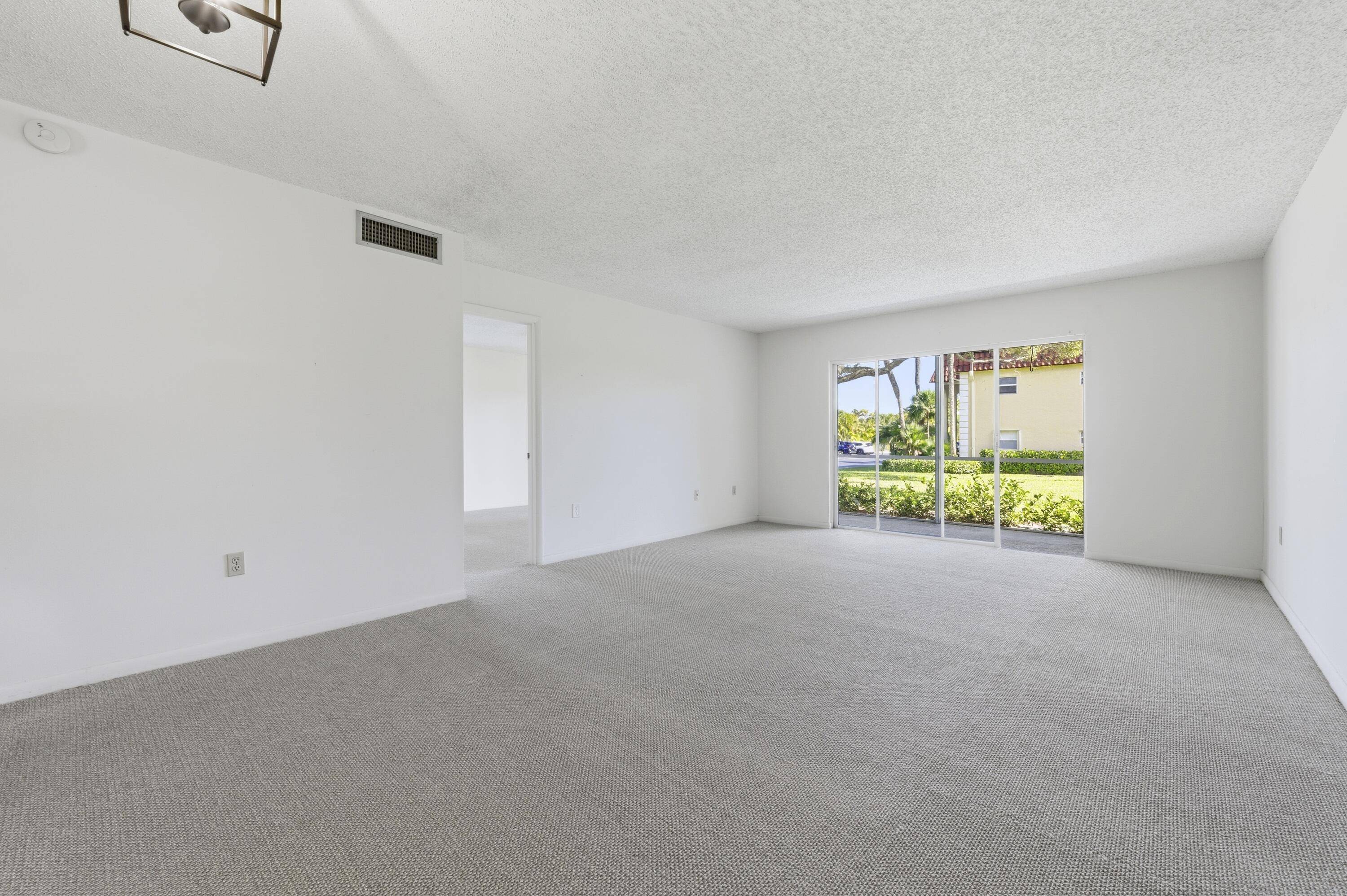 Jupiter, FL 33477,717 S Us Highway 1 201