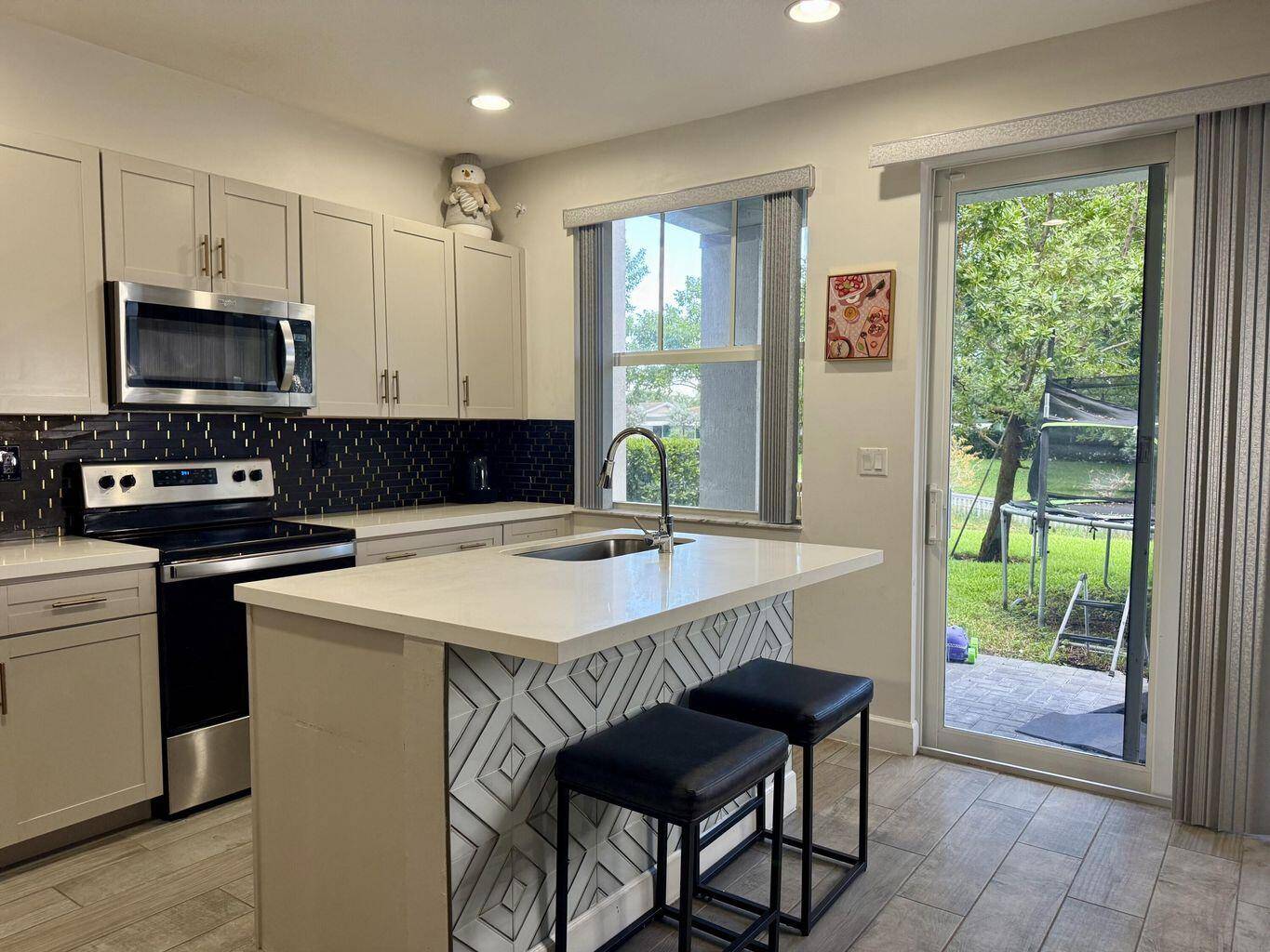 Tamarac, FL 33319,4906 NW 48th TER