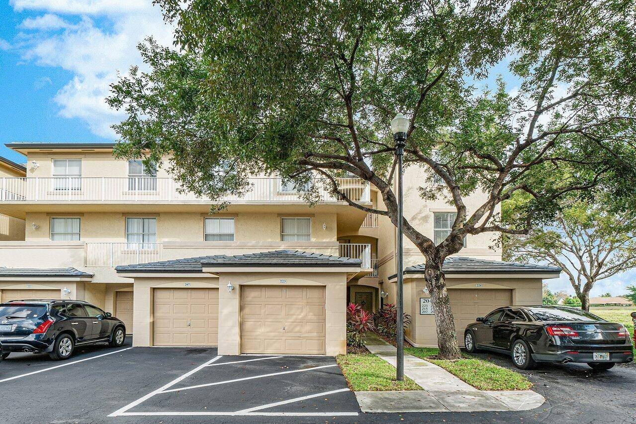 Wellington, FL 33414,2040 Greenview Shores BLVD 223