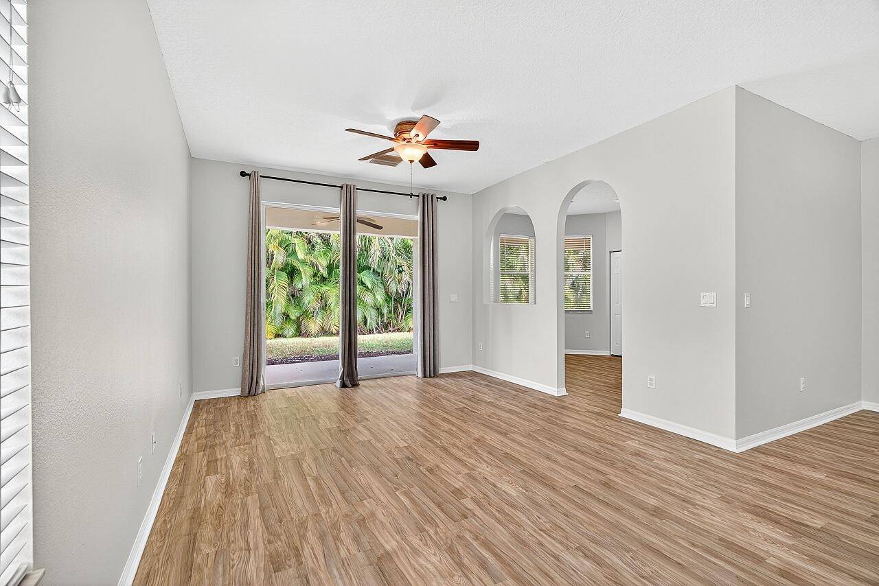 Port Saint Lucie, FL 34986,313 SW Perdido Key ST