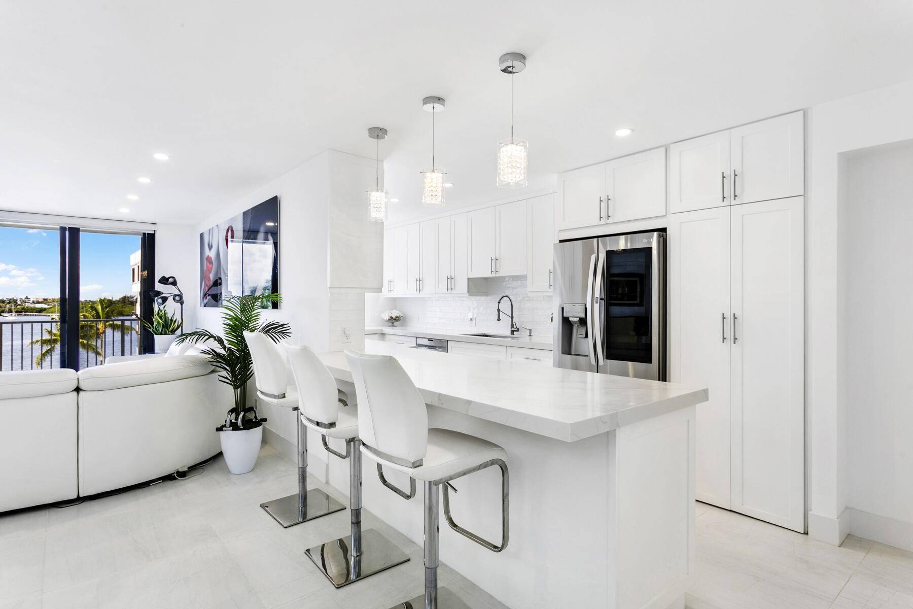 Palm Beach, FL 33480,2860 S Ocean BLVD 512