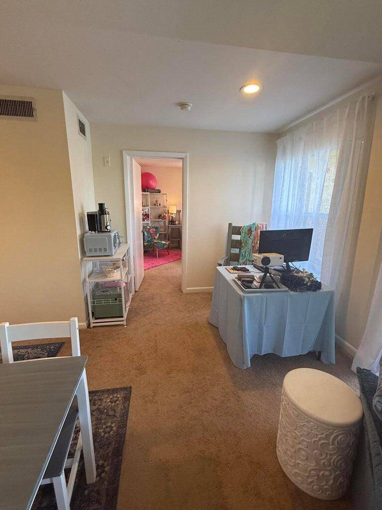 West Palm Beach, FL 33417,4807 Via Palm LKS 1516