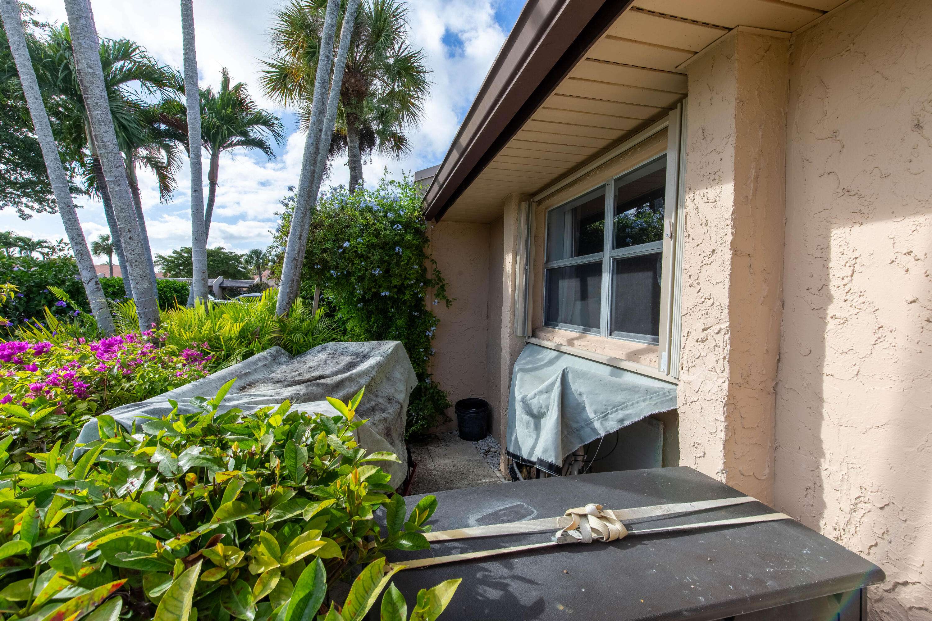 West Palm Beach, FL 33411,147 Lake Gloria DR 147