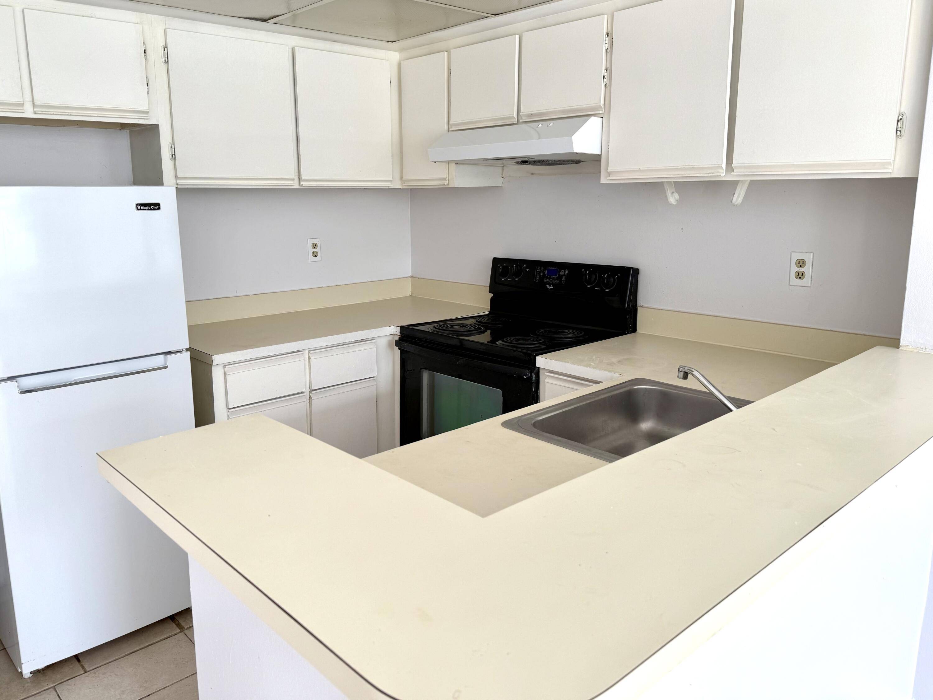 West Palm Beach, FL 33401,718 Executive Center DR 34