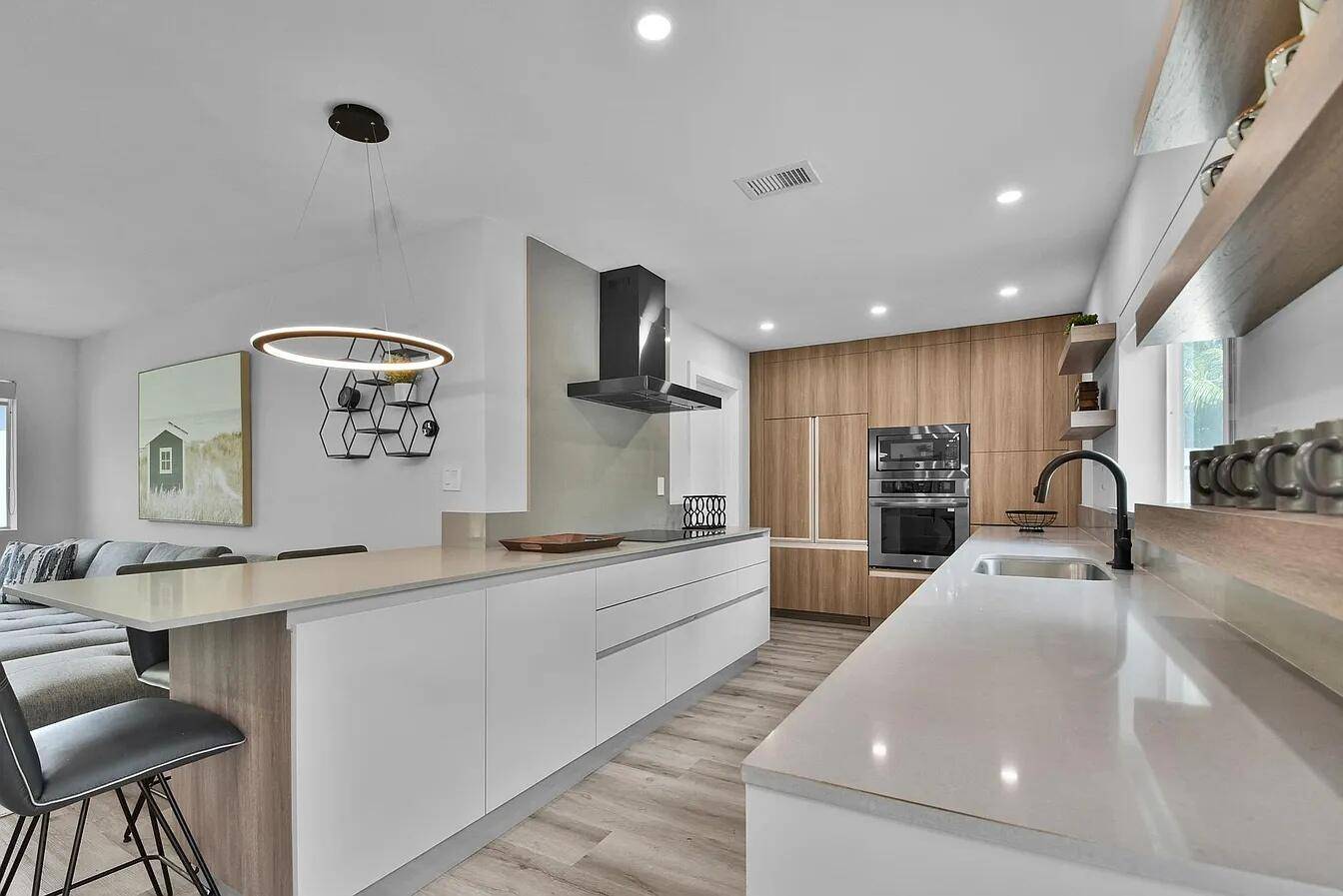 Delray Beach, FL 33444,803 Bluebird DR