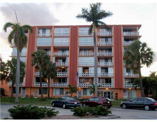 Lake Worth Beach, FL 33460,15 S Golfview RD 306