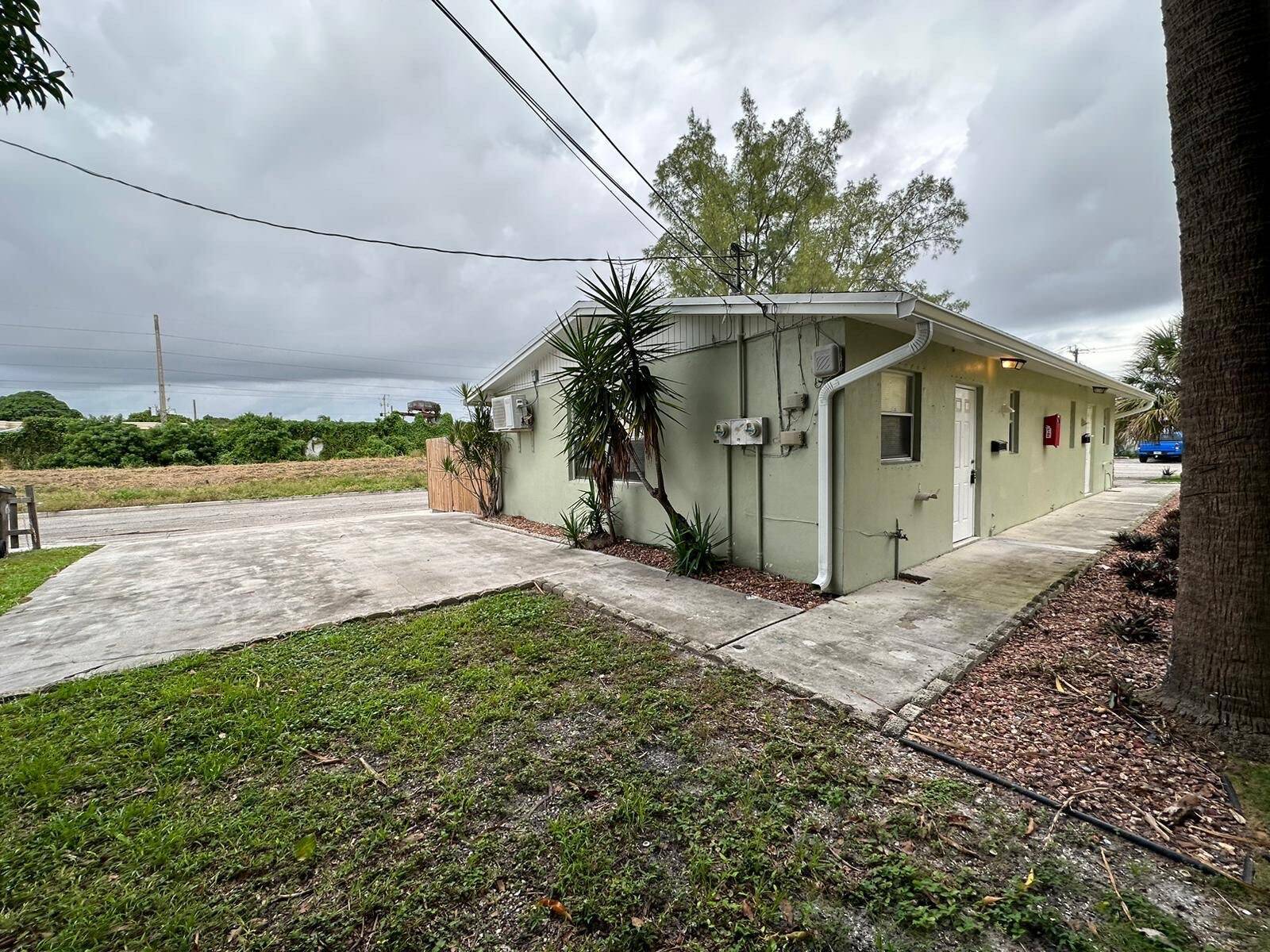 West Palm Beach, FL 33405,528-530 Mayflower RD 528-530